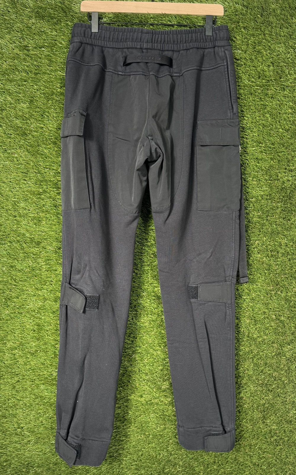 1017 ALYX 9SM 1017 ALYX 9SM cargo sweatpants Size US 36 / EU 52 - 4 Thumbnail