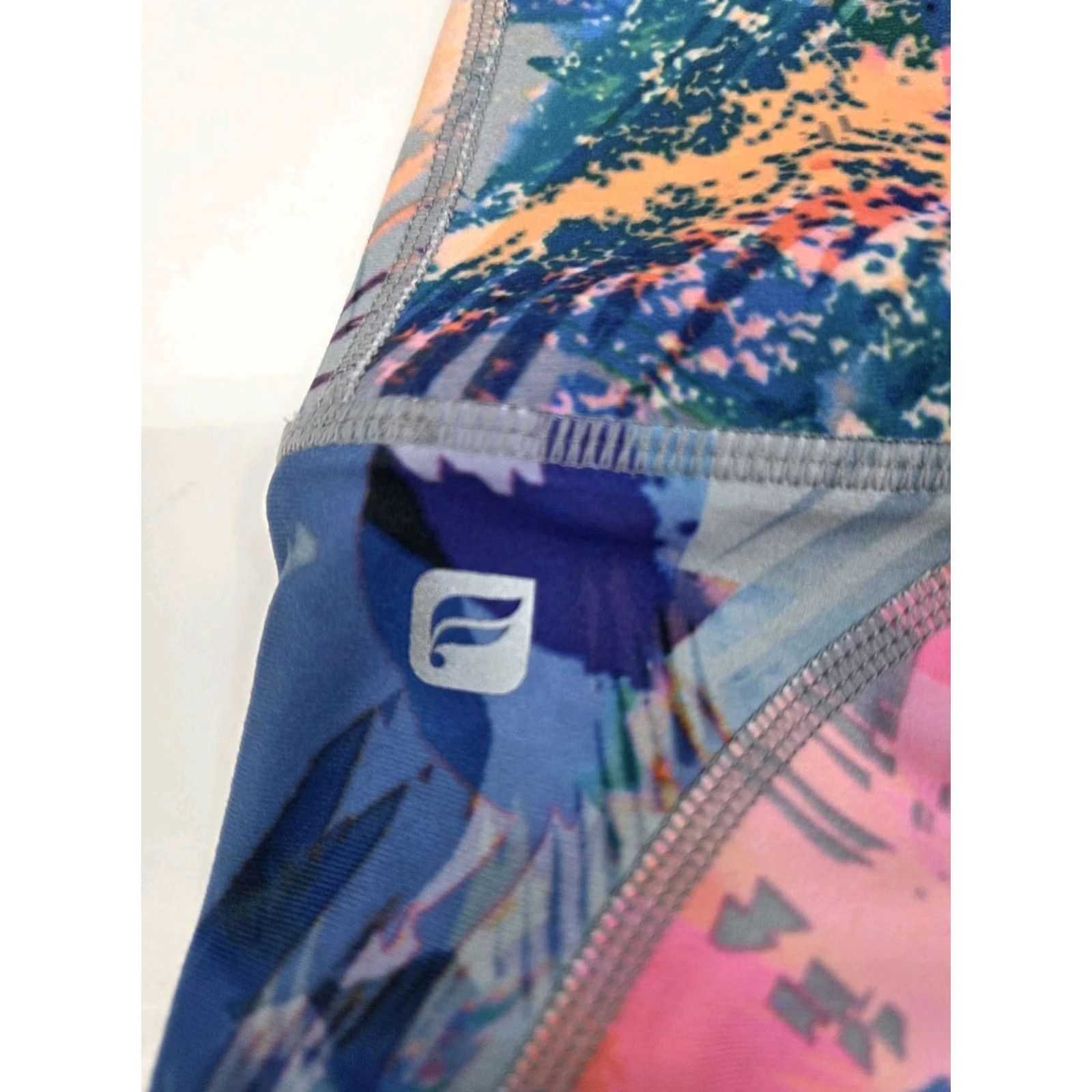 Fabletics Fabletics Lisette High Waisted Capri Leggings Womens L Multicolor Abstract 27in Inseam Capris Skinny Yoga Gym Running L/10-12 NWT Size 36" / US 14 / IT 50 - 5 Thumbnail
