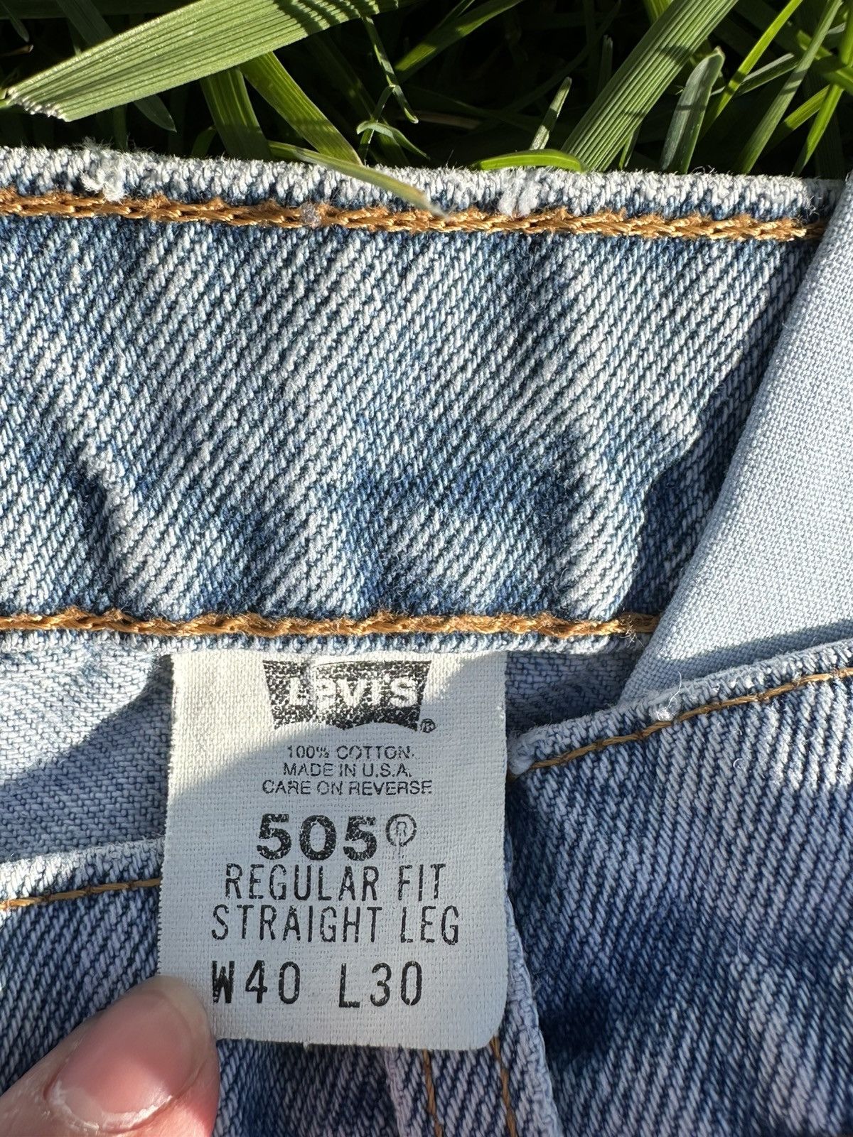 Levi's Vintage Clothing 505 90s 1997 Levi's MADE IN USA light wash jeans Size 40x30 Size US 40 / EU 56 - 2 Thumbnail