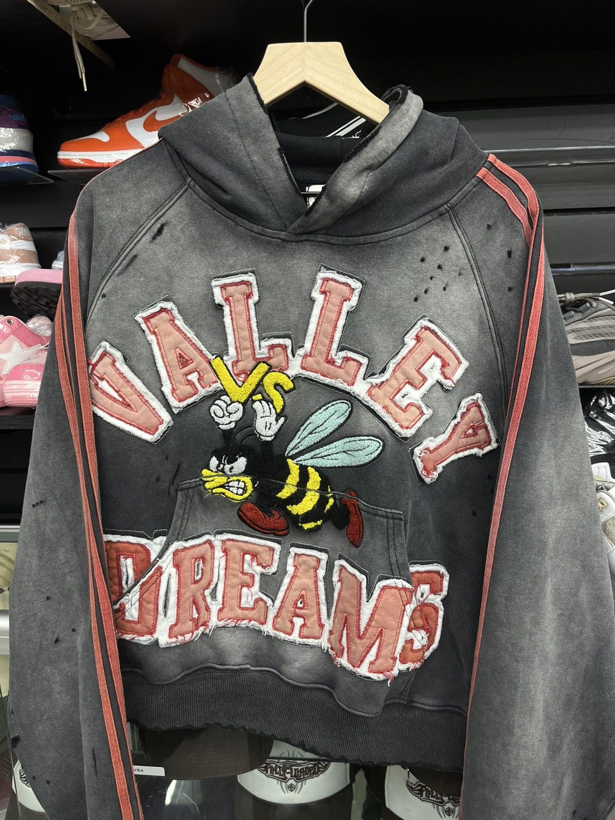 VALE ANTHEM PULLOVER HOODIE