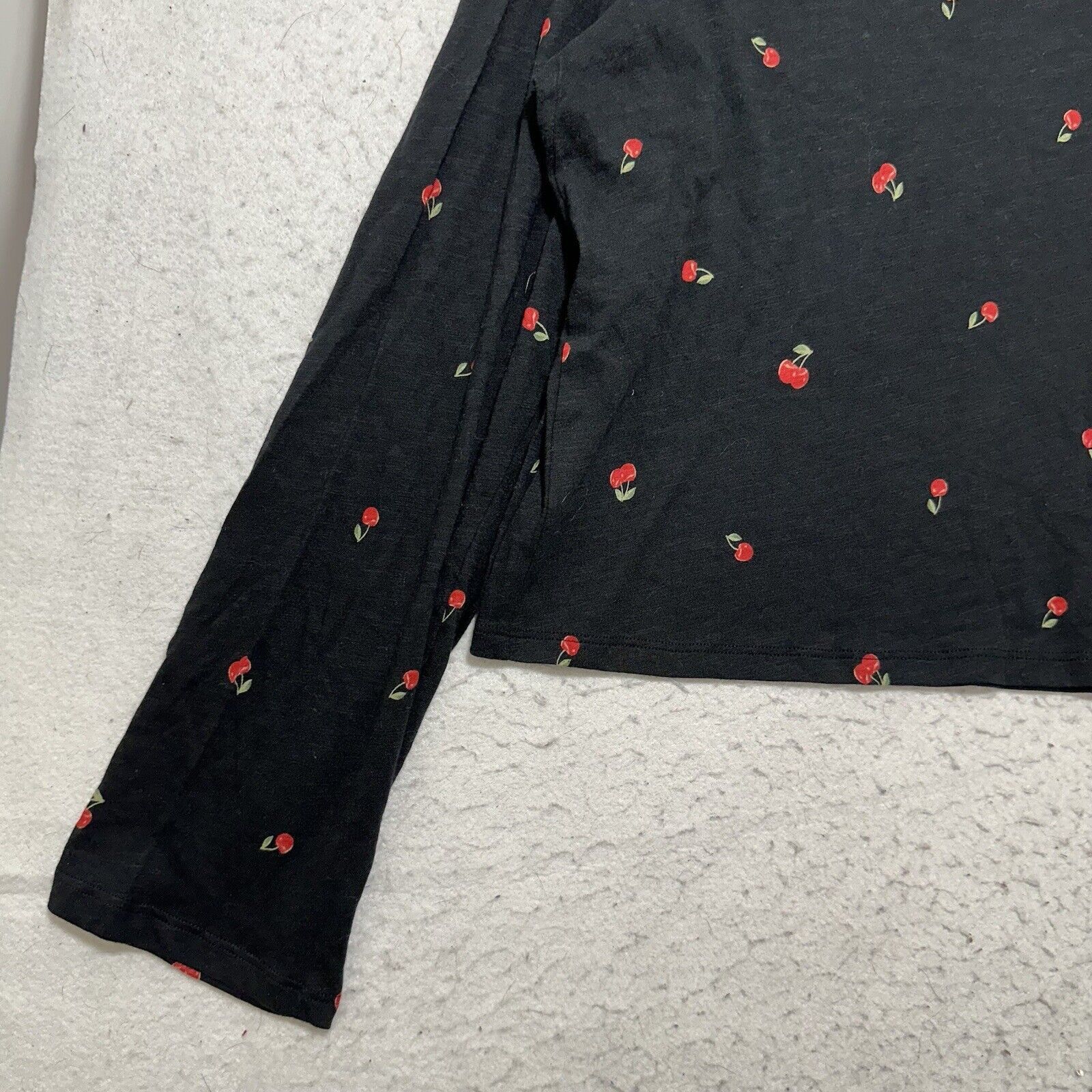 Victoria's Secret Victoria's Secret PINK Large Cherry Crop Top T Shirt Black Size L / US 10 / IT 46 - 6 Thumbnail