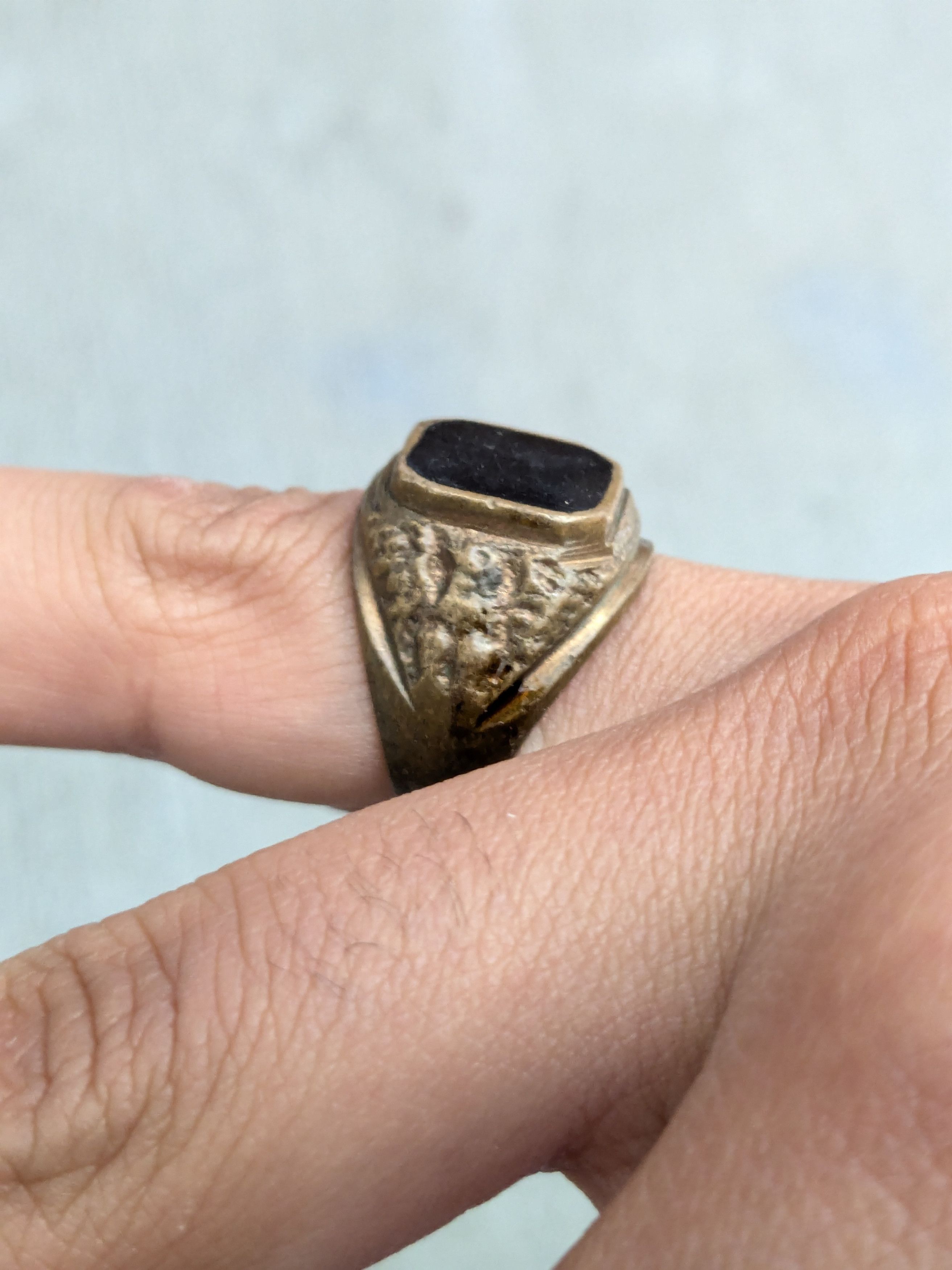 Jewelry Vintage Brass Ring Black Enamel 8.5 Square Inlay Signet Size ONE SIZE - 10 Thumbnail