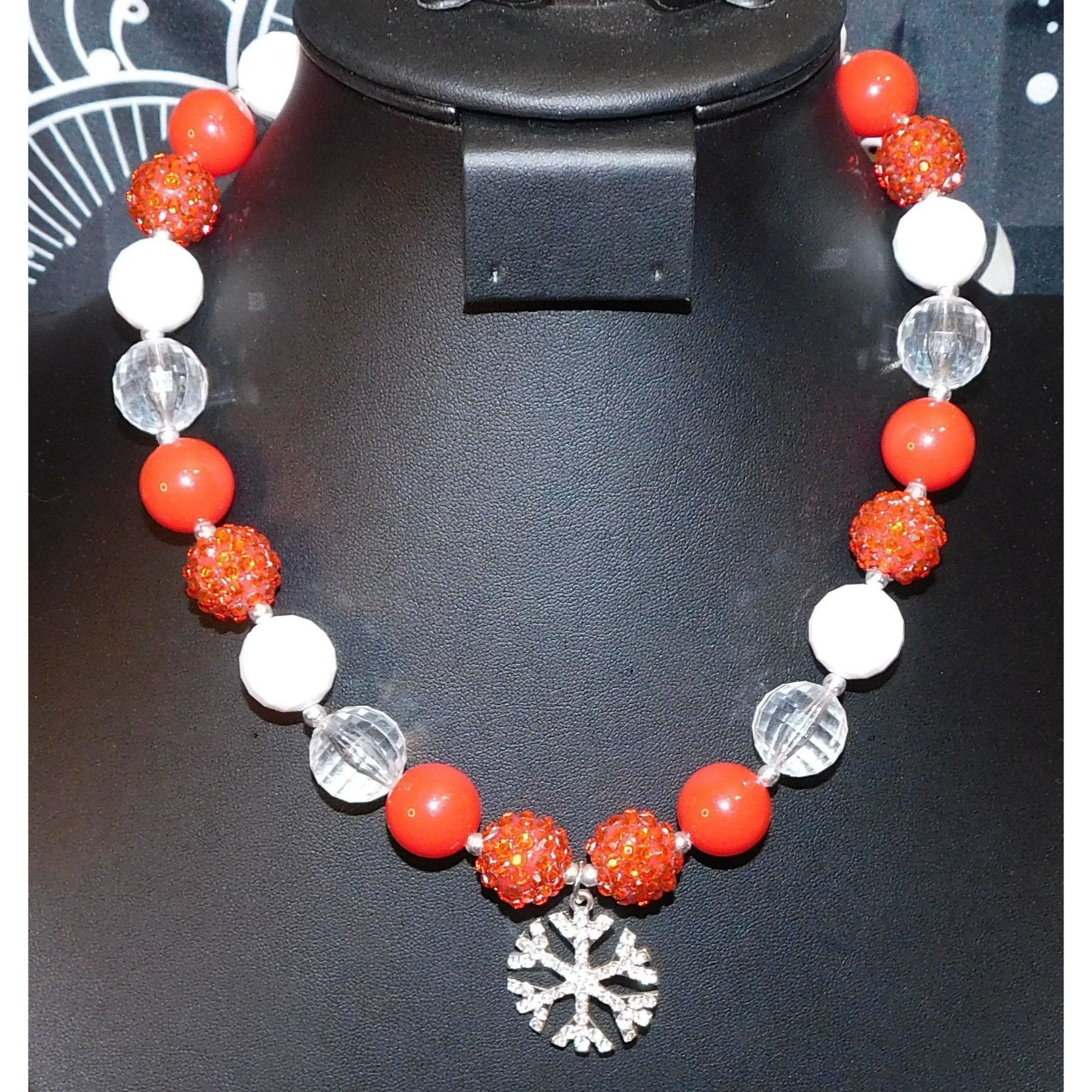 Handmade Red And White Christmas Bubblegum Beaded Snowflake Necklace Size ONE SIZE - 1 Thumbnail