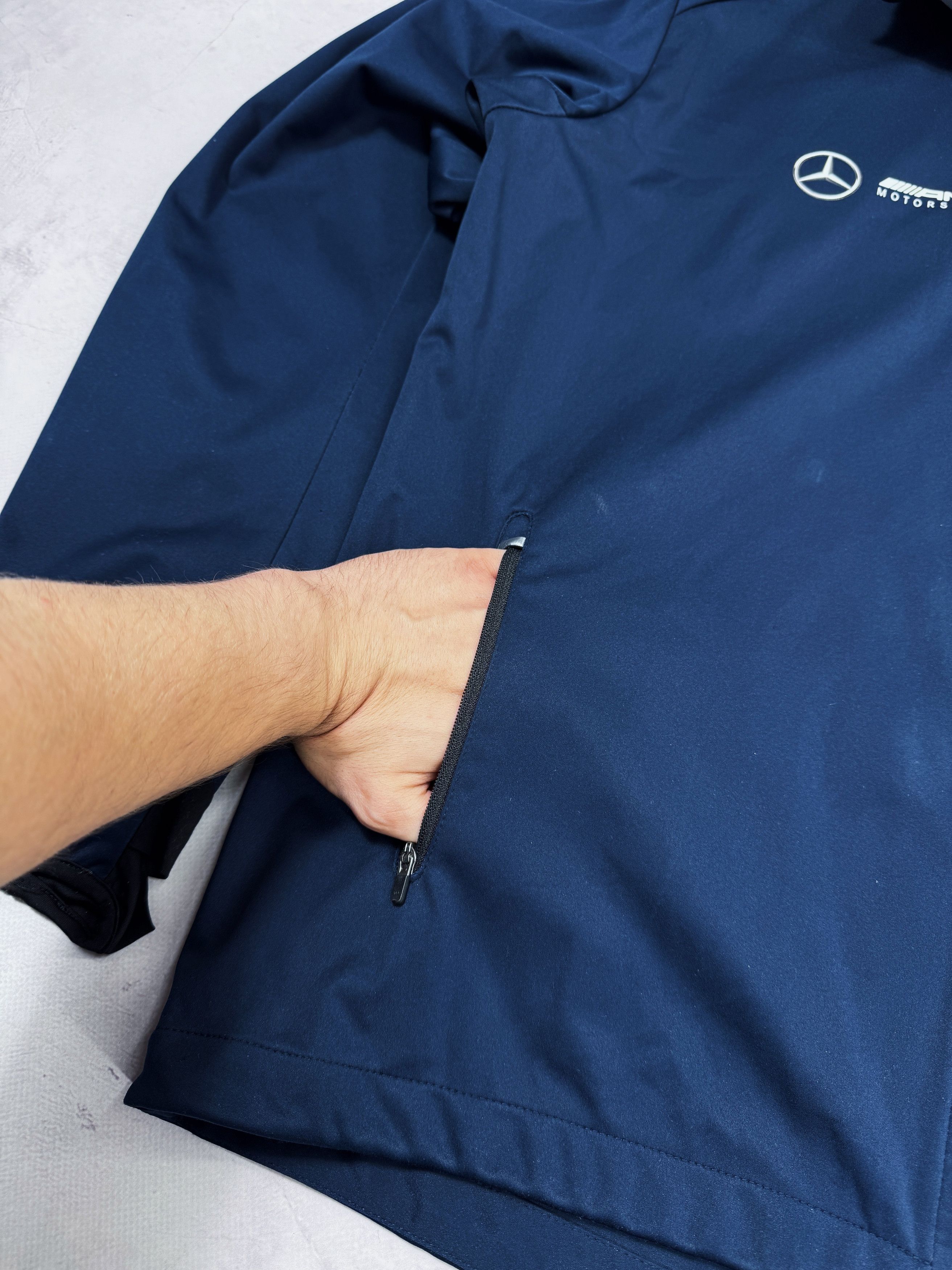 Formula 1 Mercedes AMG Formula1 Team Softshell Jacket BWT by Hakro Size US XL / EU 56 / 4 - 8 Thumbnail