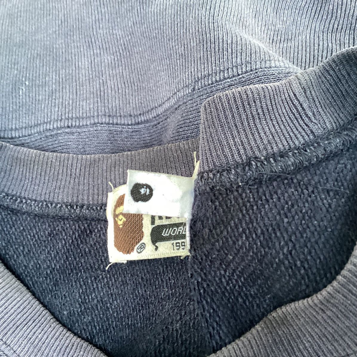 Bape × Vintage Bathing Ape Small Logo Sweatshirt Size US M / EU 48-50 / 2 - 9 Thumbnail