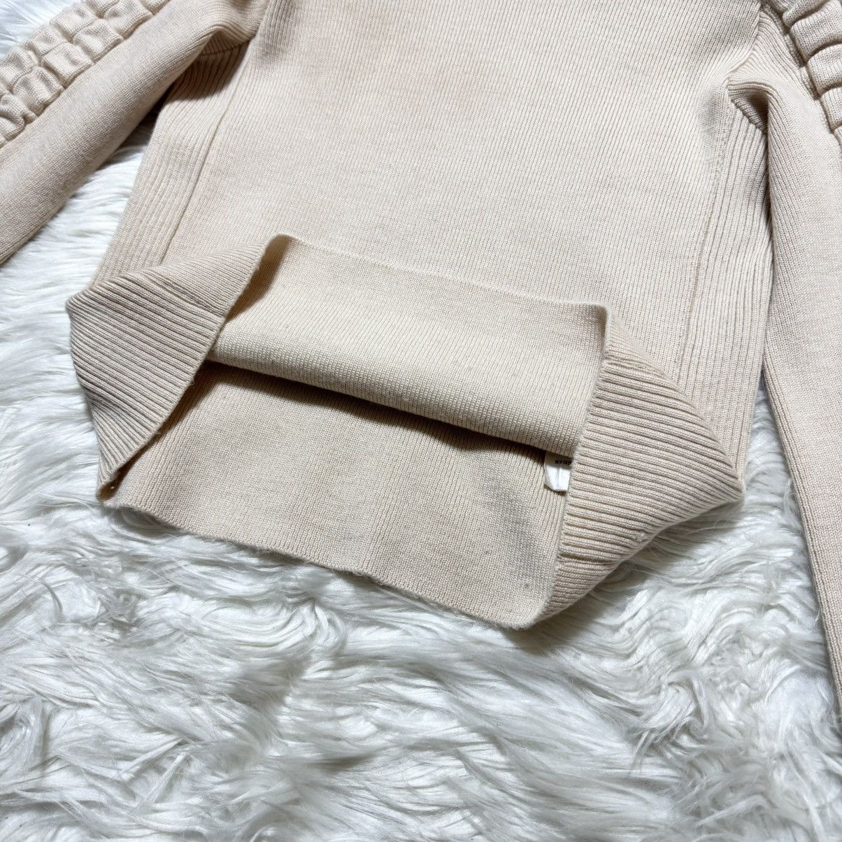Chanel Authentic Chanel Matelassé Turtleneck Sweater Size S / US 4 / IT 40 - 8 Thumbnail