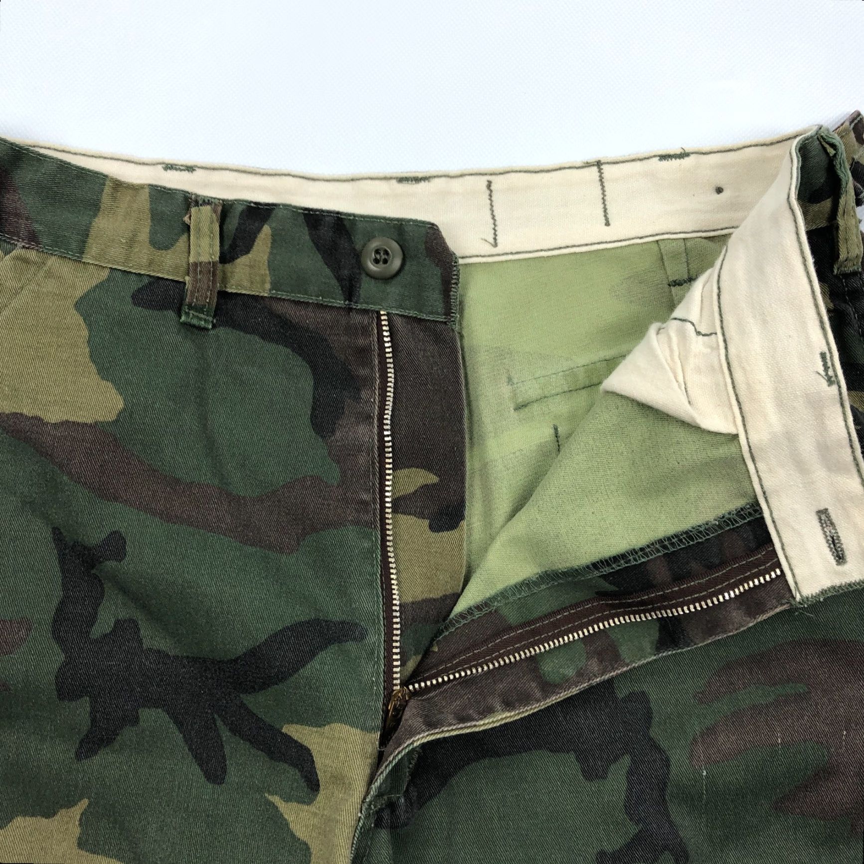 SafTbak VINTAGE Saftbak Pants Mens 32x30 Woodland Camo Cargo Hiking Outdoor USA 90s Pants Mens 32 Woodland Camo Cargo 90s USA Size US 32 / EU 48 - 2 Thumbnail