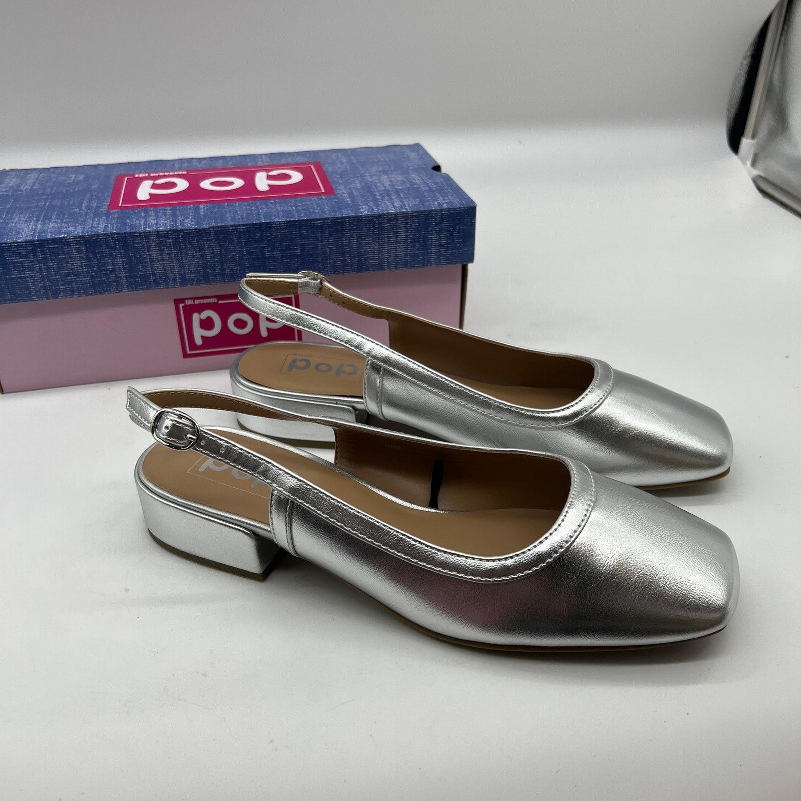 Other Pop Tameo Women's Casual Shoes Closed Toe Silver Size 10M Size US 10 / IT 40 - 1 Thumbnail