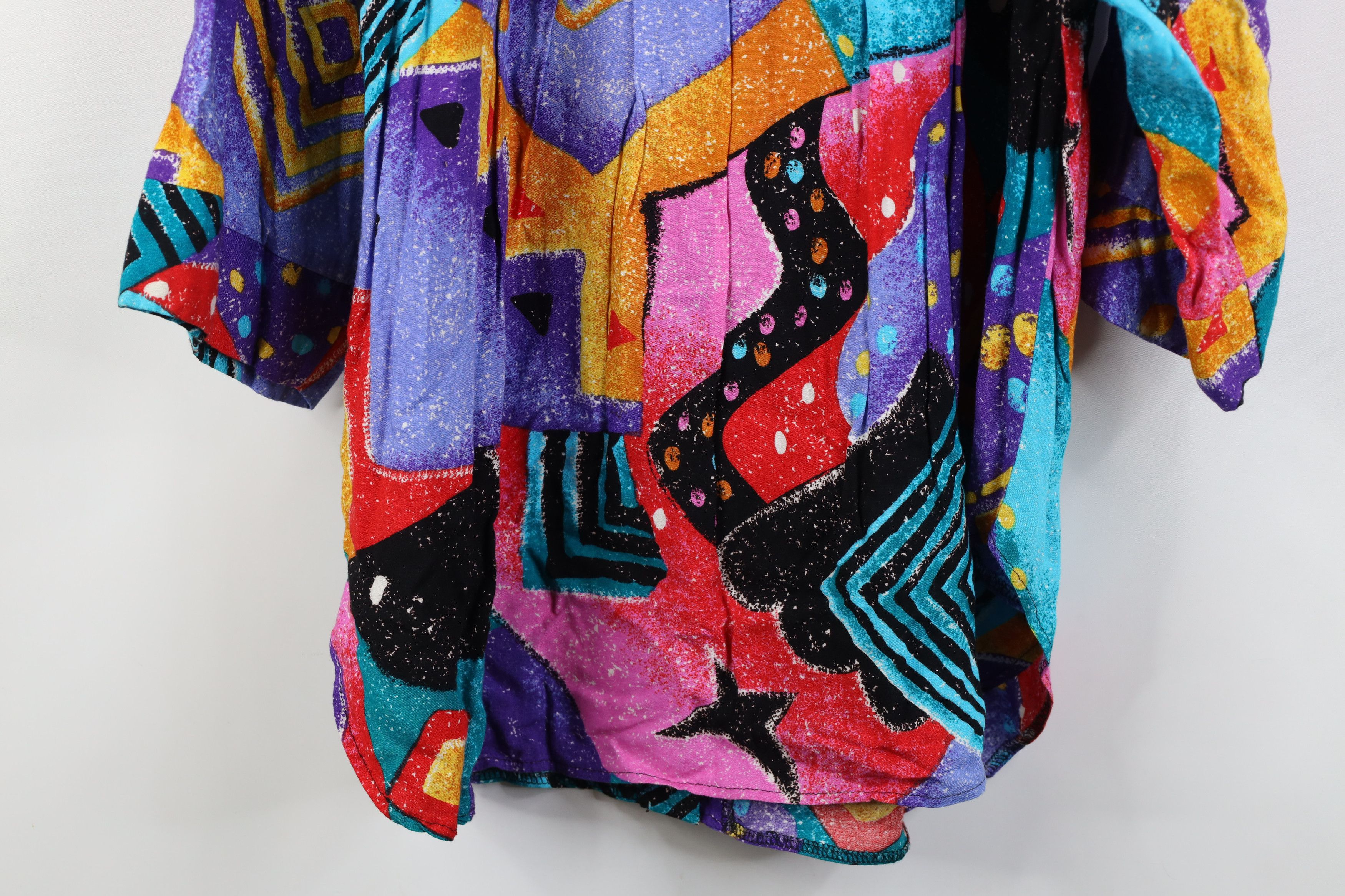 Vintage 90s Streetwear 3/4 Sleeve Abstract Button Shirt USA