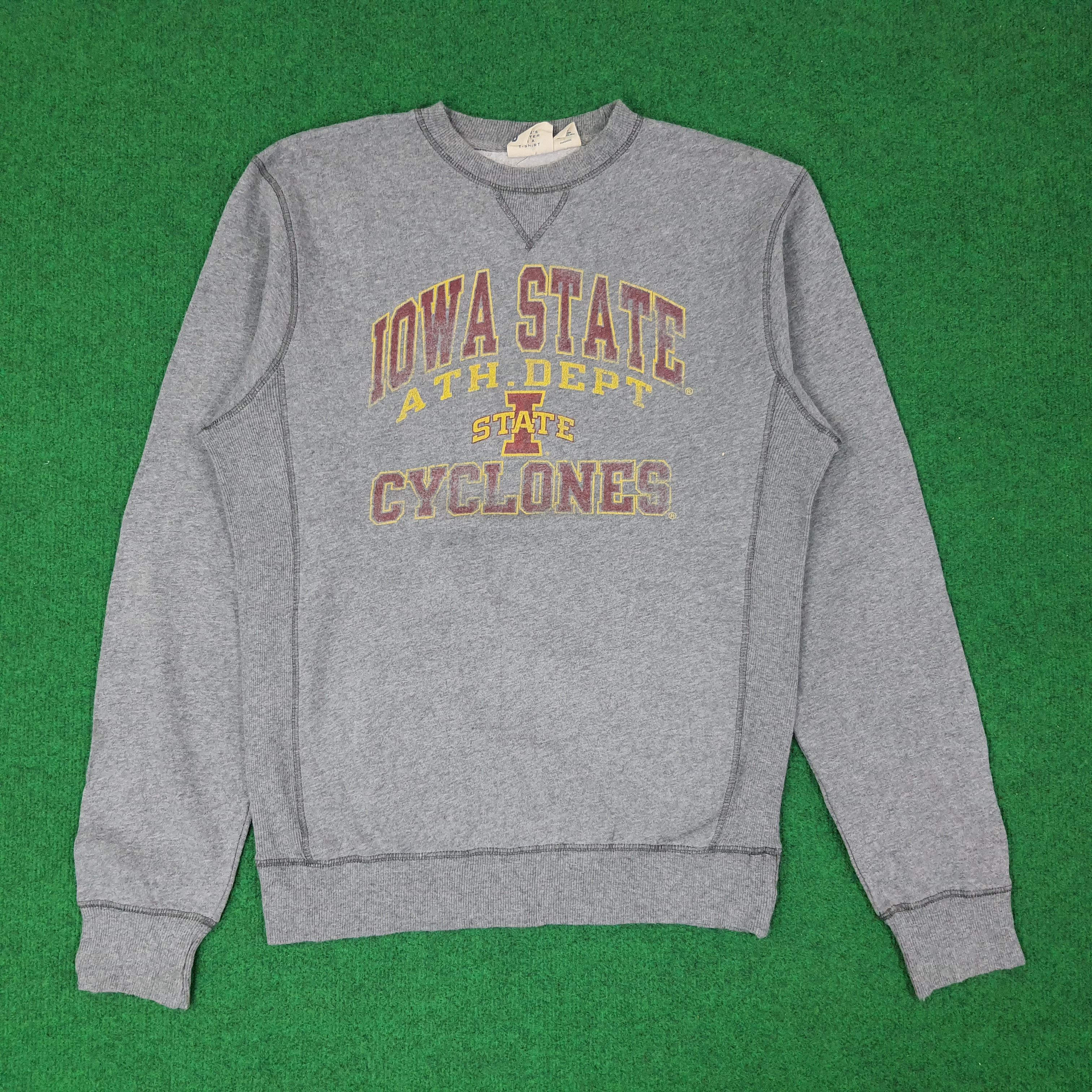 Vintage Vintage IOWA State Cyclones Football NFL Sweatshirt C225N4 Size US M / EU 48-50 / 2 - 1 Thumbnail