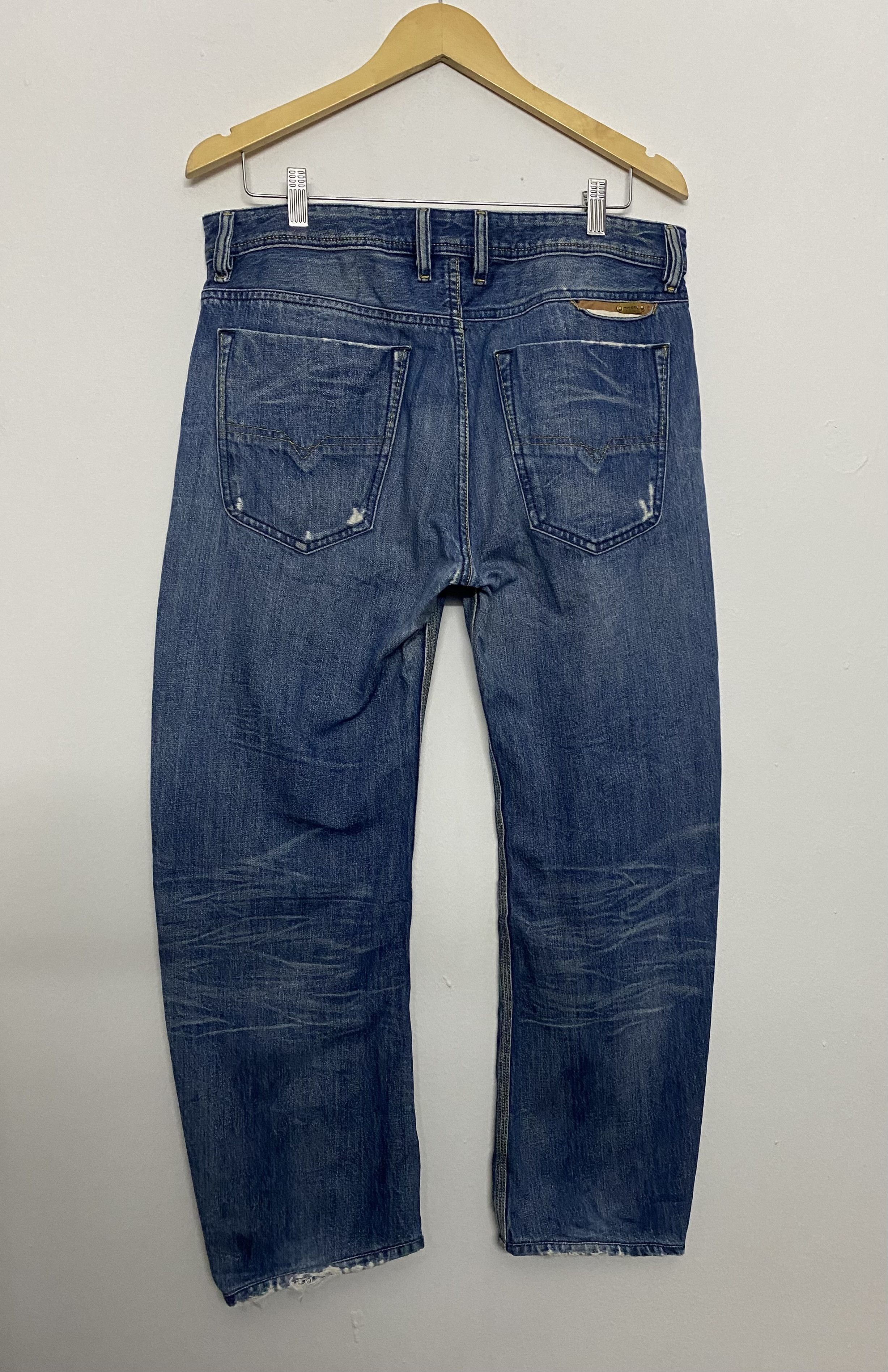 Diesel DIESEL BRAVEFORT 0801M Comfort Carrot Distressed Jeans Size US 34 / EU 50 - 2 Thumbnail