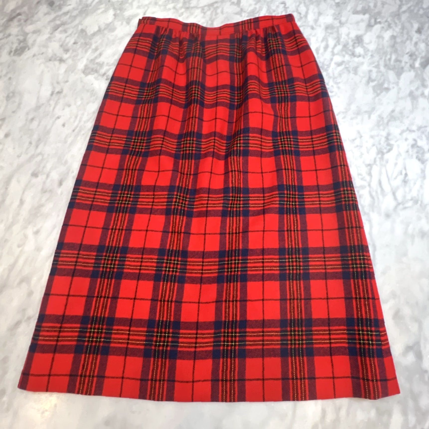 Pendleton VINTAGE Pendleton Wool Skirt Size 10 Women A-Line Knee Length Plaid Red USA Made Leslie Tartan USA Pattern Wool Lined Side Zip Size 32" / US 10 / IT 46 - 3 Thumbnail