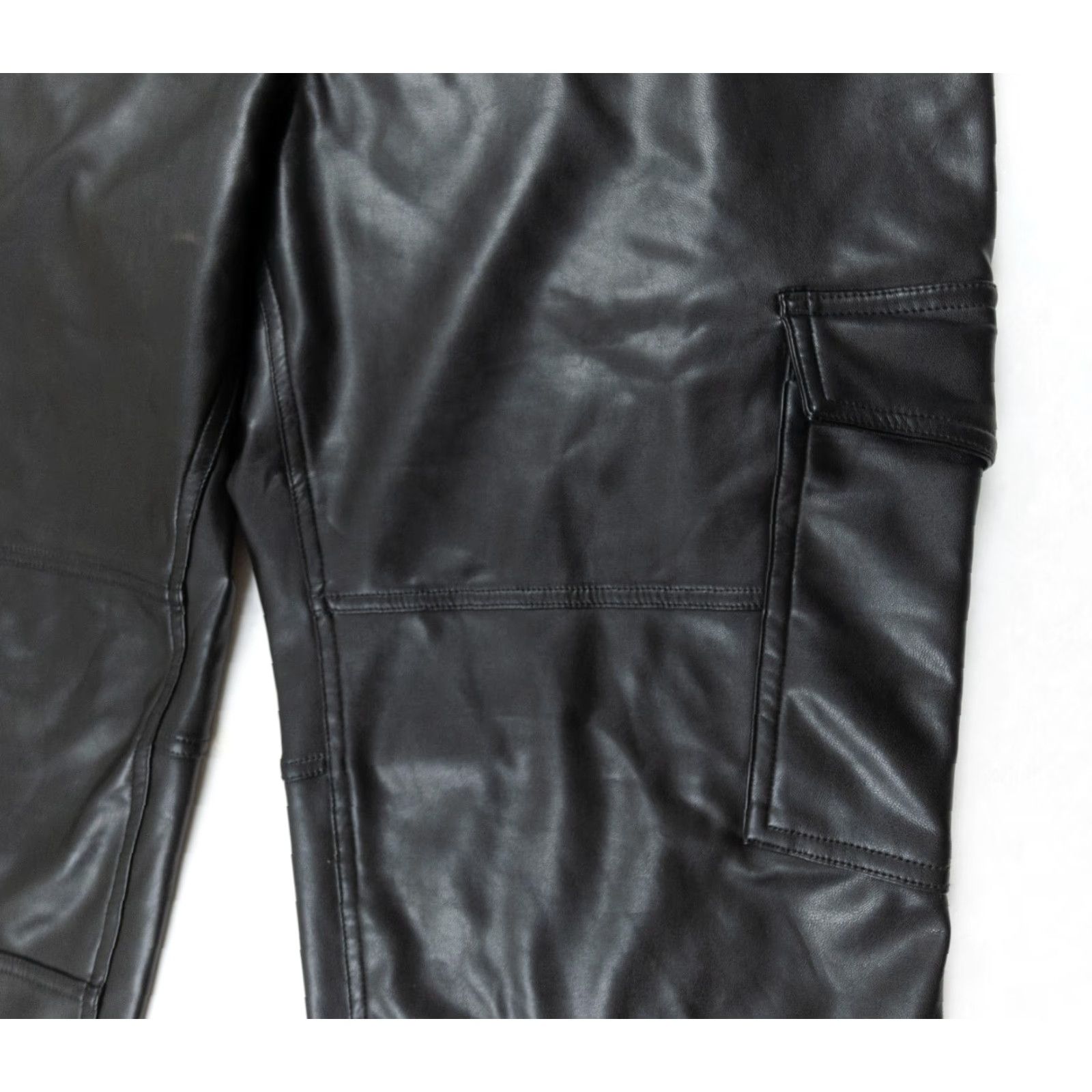 Abercrombie & Fitch Abercrombie & Fitch Women's Cargo Pants 34 Black Vegan Leather Regular Fit Size 24" / US 00 / IT 34 - 4 Thumbnail