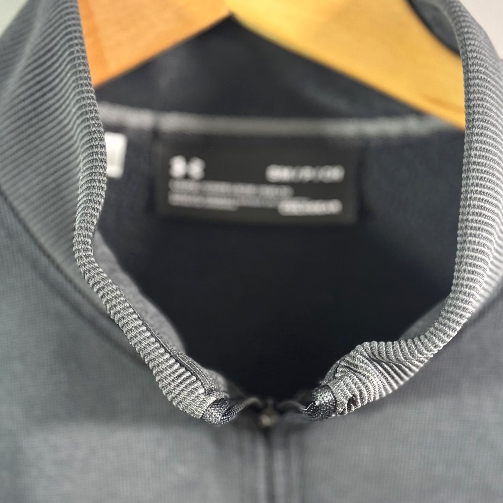 Under Armour Under Armour Pullover Mens Small Black Quarter Zip Lightweight Athletic Size US S / EU 44-46 / 1 - 3 Thumbnail