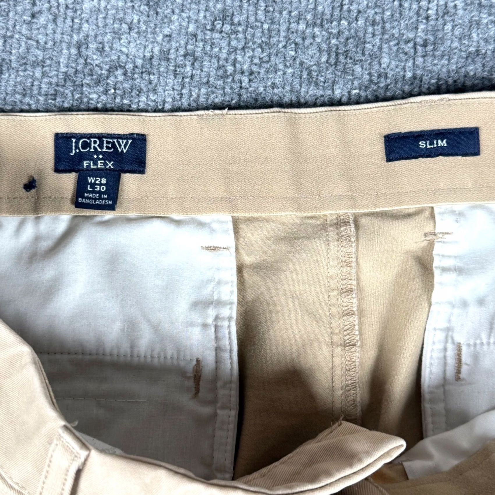 J.Crew J.CREW Flex Slim Chino Pants Casual Khaki Beige 30x30 Men’s Slim Fit Workwear Pockets Stretch Flat Front Tapered Front Zipper Logo 2020s Size US 28 / EU 44 - 5 Thumbnail