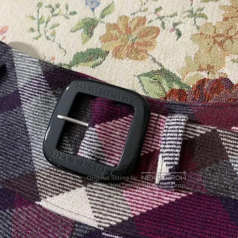 Burberry Burberry Purple Wool Women's Skirt. Size 23" - 4 Thumbnail