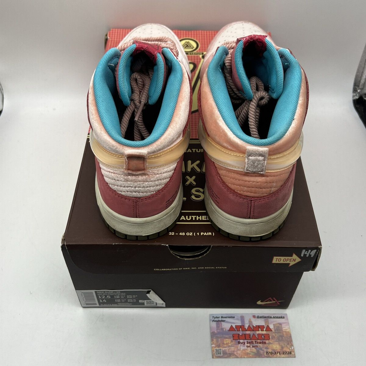 Social status x Nike dunk strawberry milk