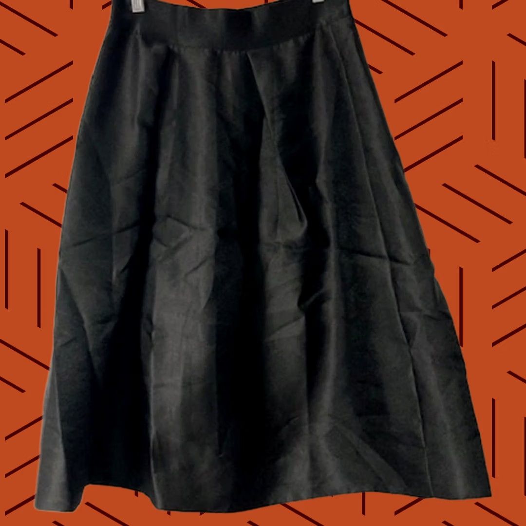 Vintage P Honey P. Black Midi Skirt Solid Lightweight Women Size 6 USA Made Polyester Back Zip Casual Business Size 28" / US 6 / IT 42 - 1 Thumbnail