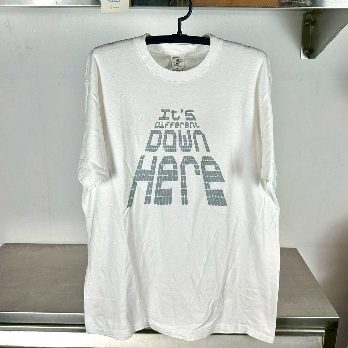 Vintage ​​2002 EA Sports It's Different Down Here Video Game Tee Size US XL / EU 56 / 4 - 1 Thumbnail