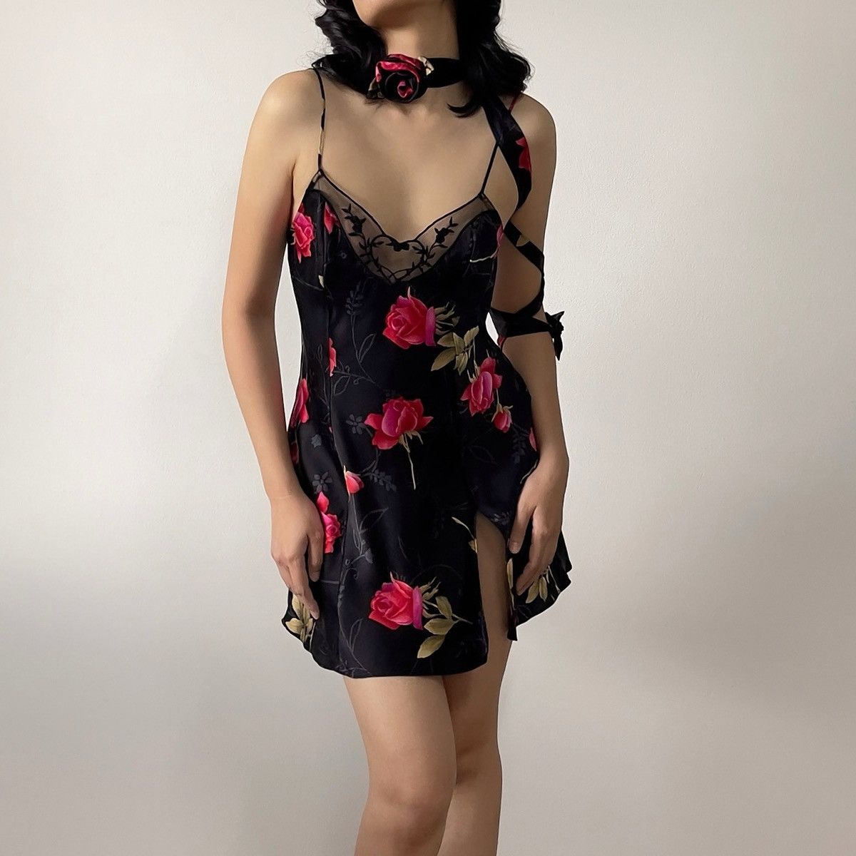 Victoria's Secret Victoria’s Secret 1990s Black Floral Silk Slip Dress (XS) Size XS / US 0-2 / IT 36-38 - 2 Thumbnail