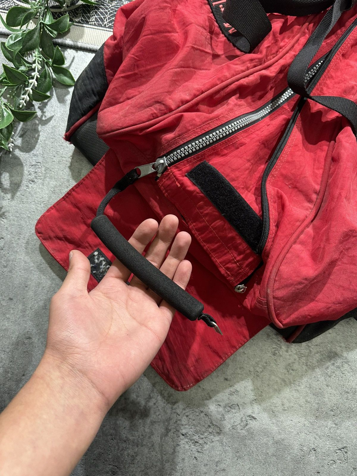 Marlboro Vintage 90’s Marlboro Unlimited Red Travel Bag Size ONE SIZE - 11 Thumbnail