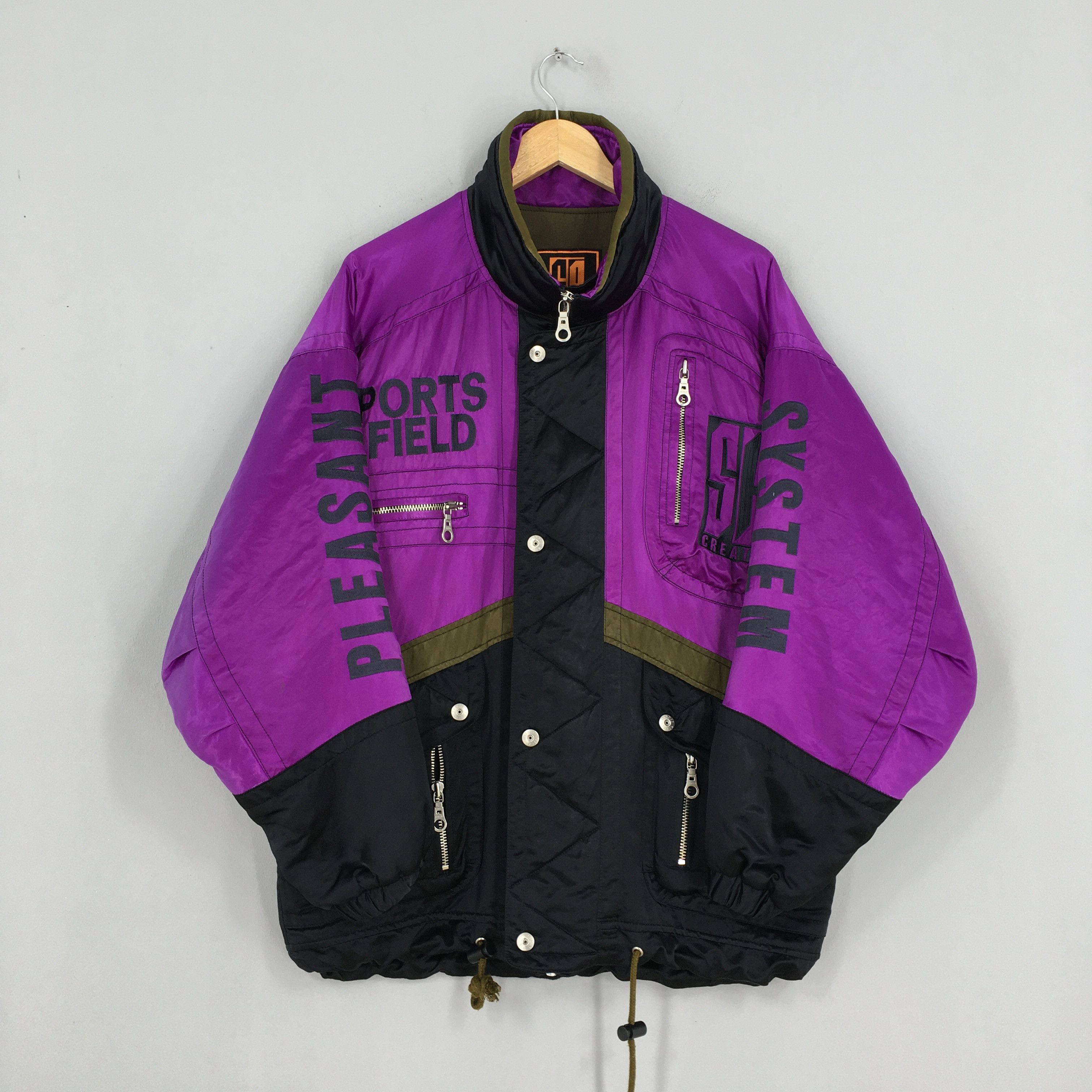 image of Far Afield x Outdoor Life Vintage Sports Afield Snow Ski Wear Jacket Purple Medium in Black/Purple