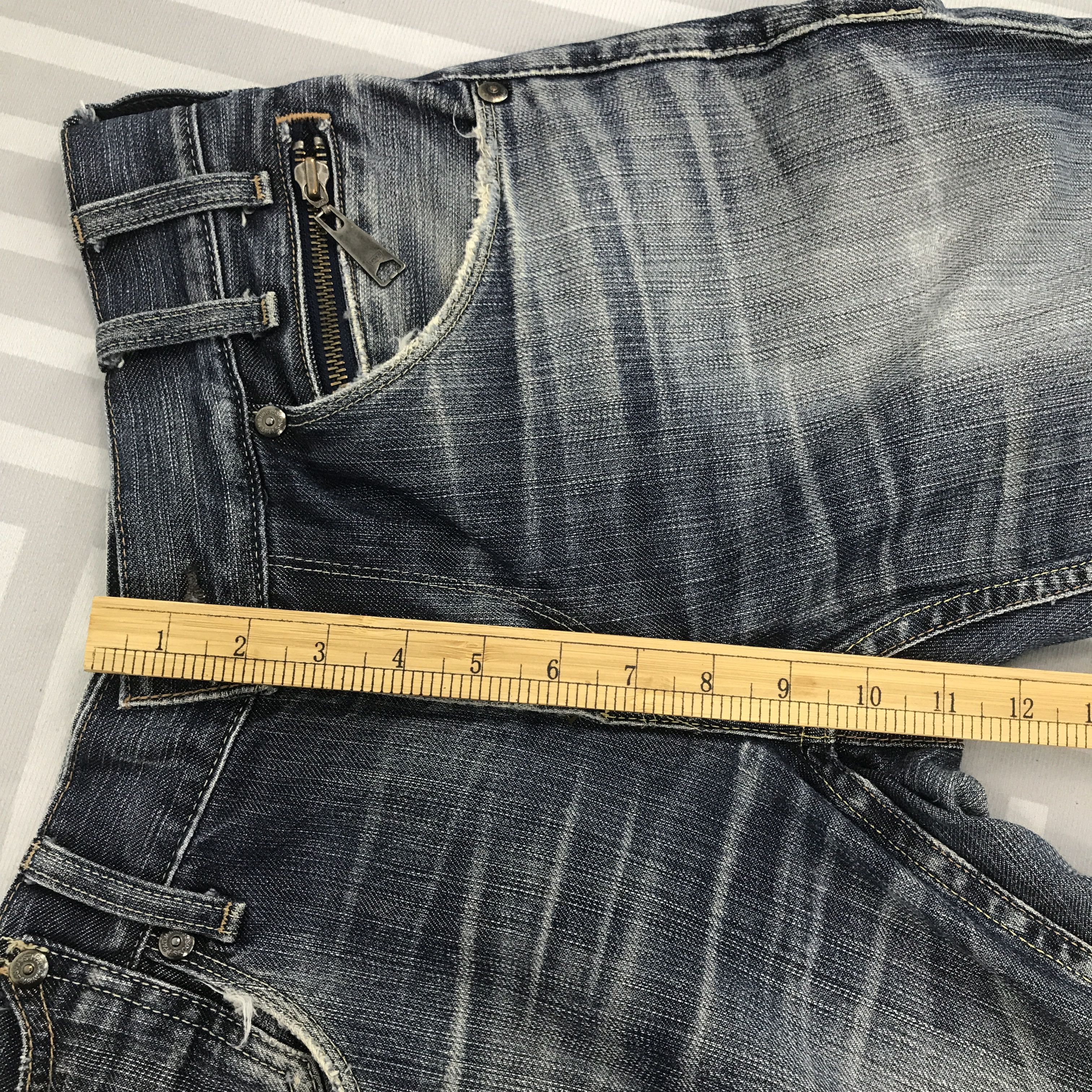 Levi's Vintage Levi's Distressed Denim Size US 31 - 8 Thumbnail