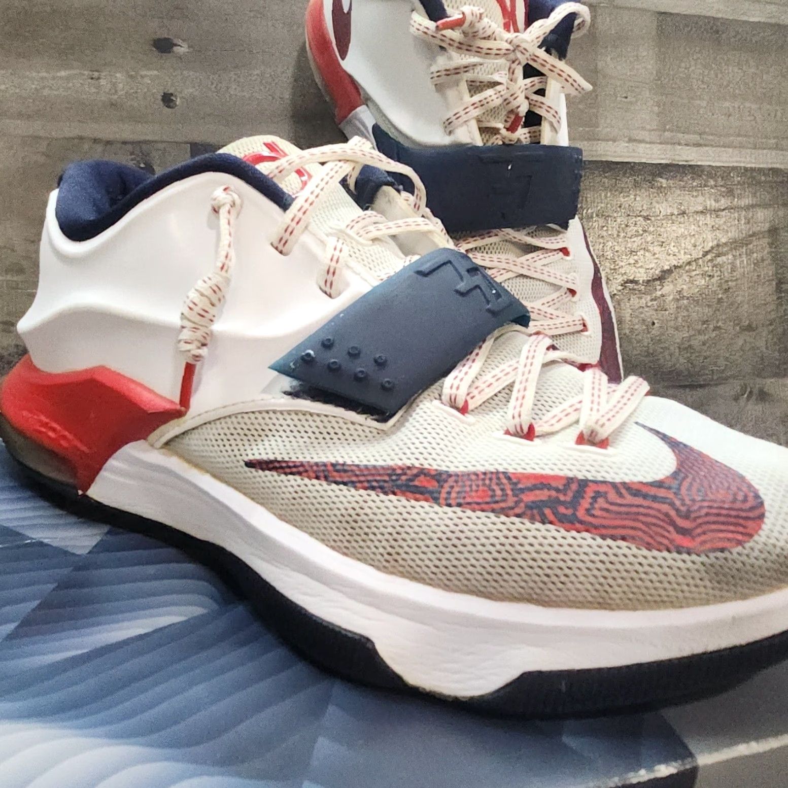 Nike Nike KD VII 653996-146 2014 Size 8.5 Red White and Blue Zoom Sneaker Men Basketball USA Team Nike KD V11 Size US 8 / EU 41 - 2 Thumbnail