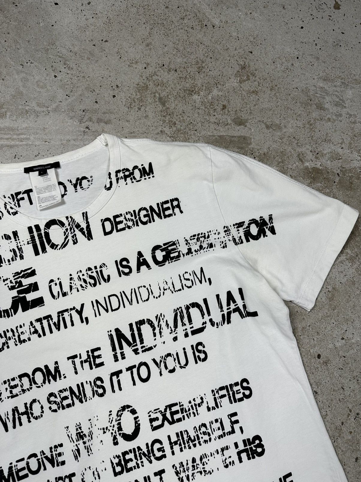 Versace × Vintage Vintage Versace Classic Gift White T Shirt Tee Size US L / EU 52-54 / 3 - 7 Thumbnail