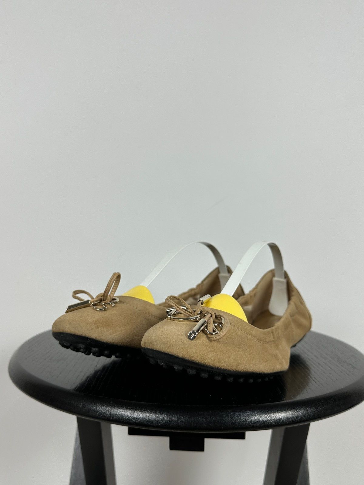 Tod's Tod’s Beige Suede Ballet Flats Size US 8.5 / IT 38.5 - 9 Thumbnail