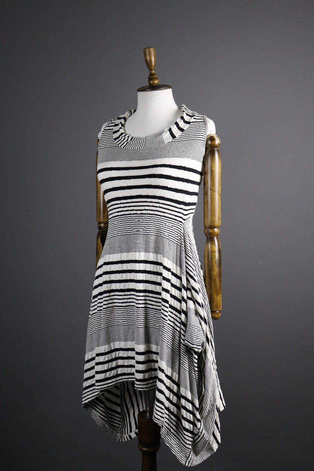 Designer Absolut by Zebra Stripe Summer Cocktail A-Line Dress Size 34 Size M / US 6-8 / IT 42-44 - 1 Thumbnail