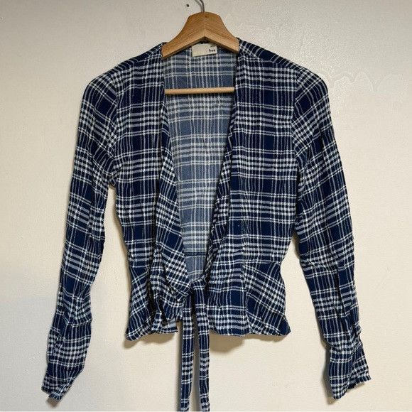 Aritzia Wilfred Free Navy White Plaid Wrap Tie Blouse XS Size XS / US 0-2 / IT 36-38 - 2 Thumbnail