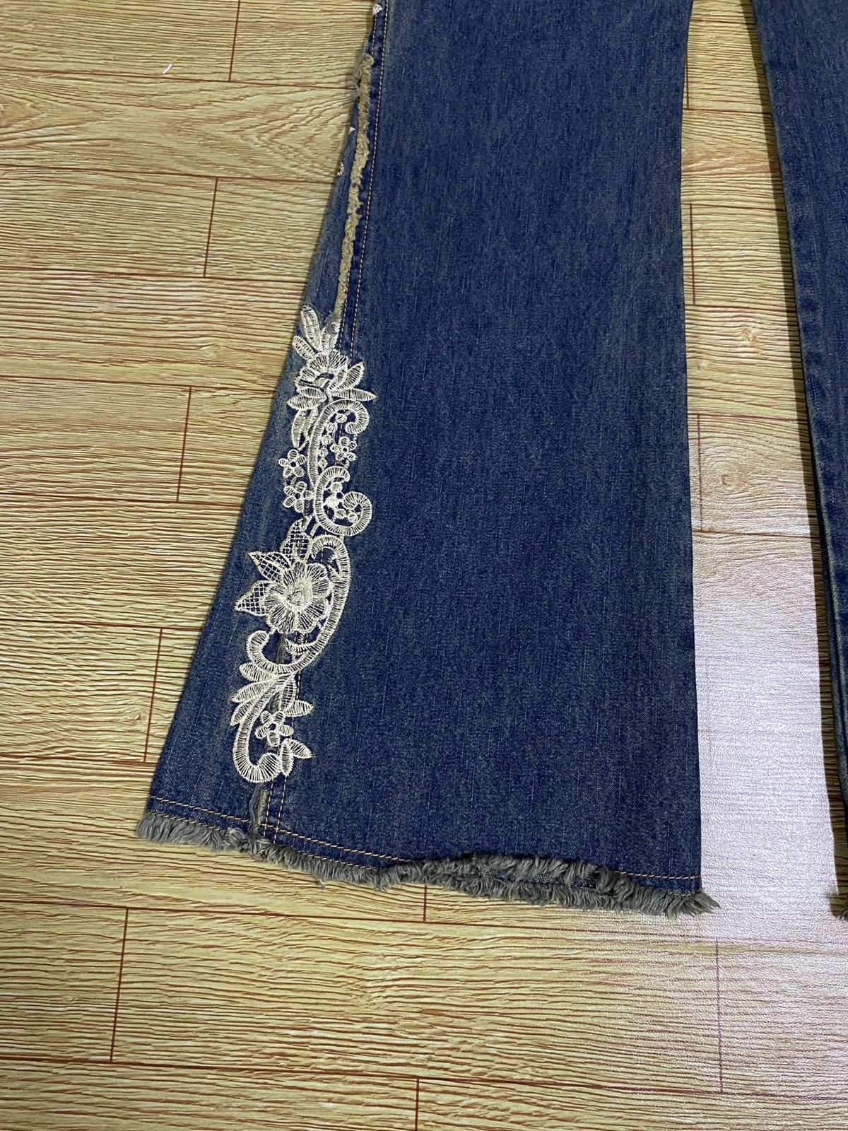 Le Grande Bleu (L.G.B.) Very Rare Vintage Brand Jouer Aux Eshecs Flared Jeans 1990s Size US 28 / EU 44 - 8 Thumbnail