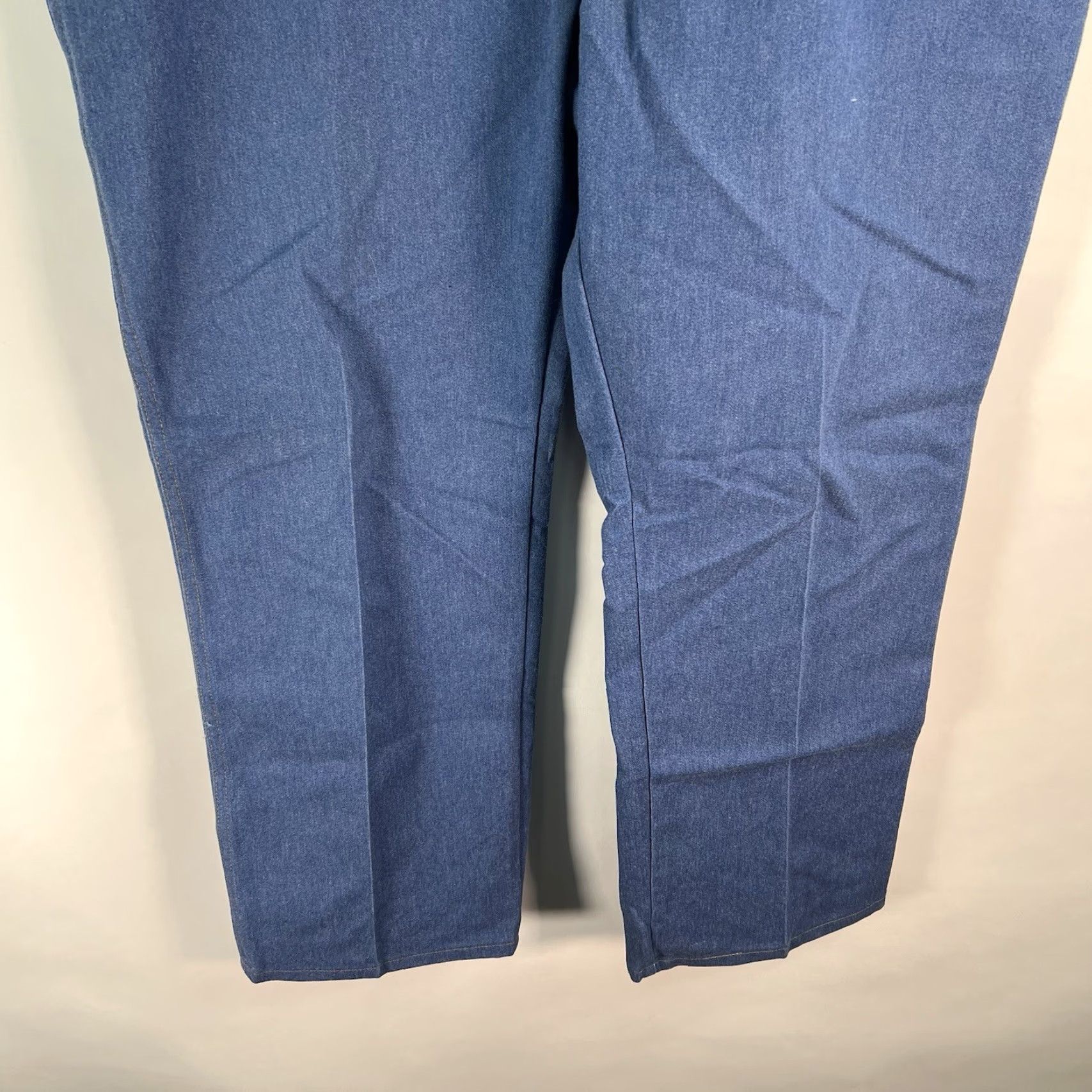 Wrangler VINTAGE Wrangler Jeans Men’s SZ 46 Denim Blue 5-Pocket Straight Leg High Rise Wrangler Rugged Wear Denim Jean Mens – 30 Inseam, Cotton Poly Blend Size US 30 / EU 46 - 4 Thumbnail