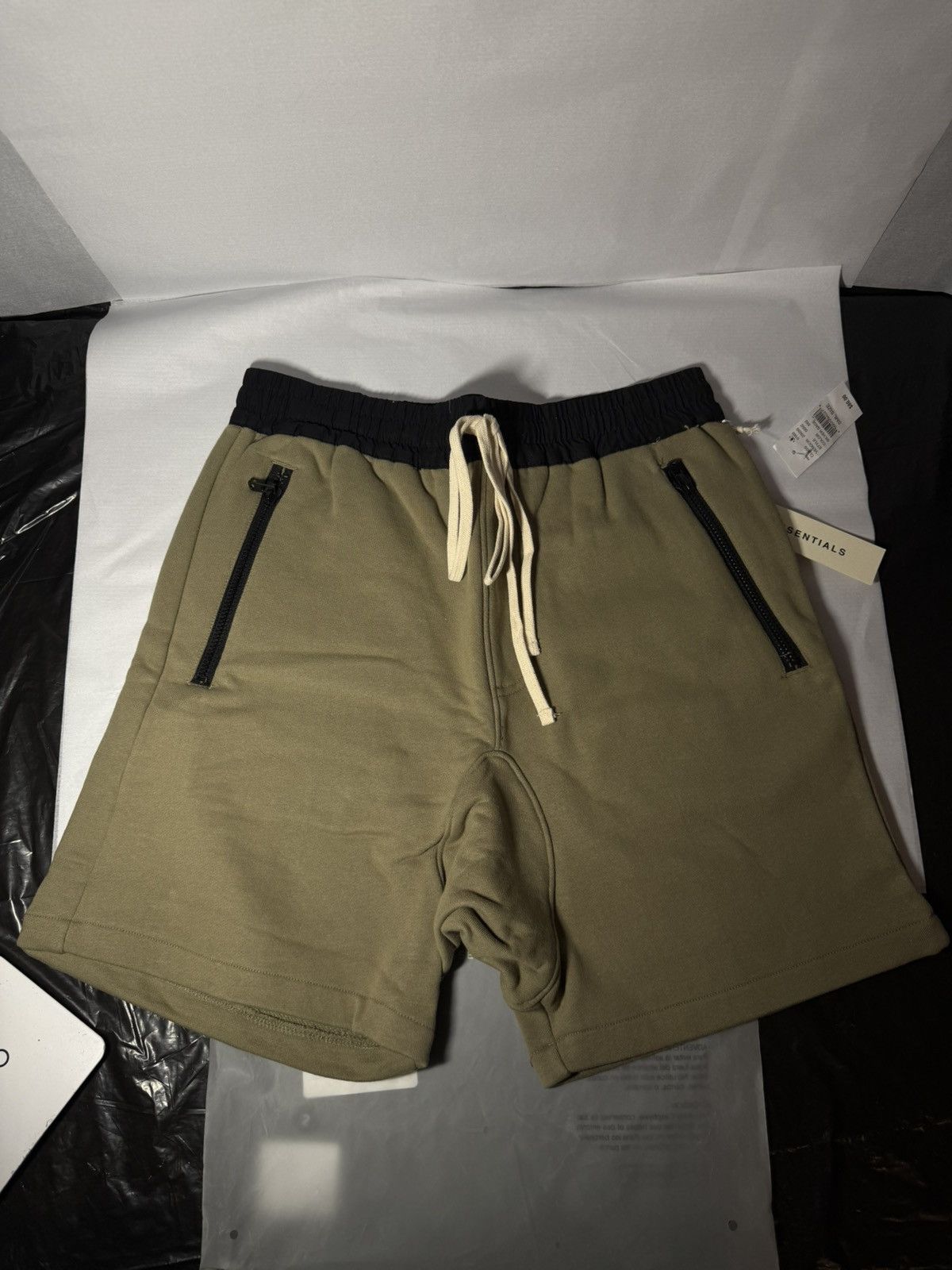 Fear of God Fear of God essentials first collection shorts silver sage S Size US 28 / EU 44 - 1 Thumbnail
