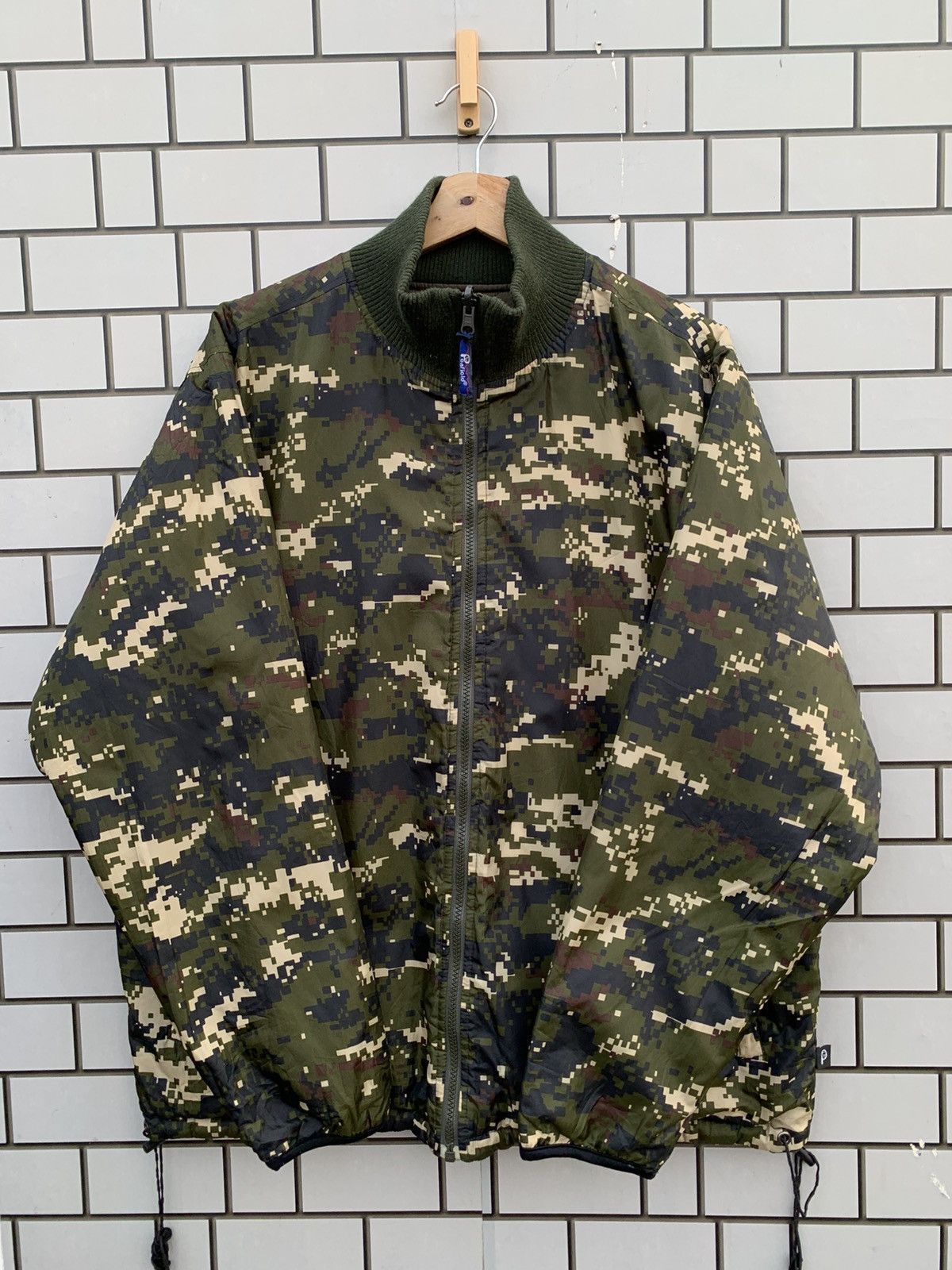 Penfield Vintage Penfield Camo Reversible Puffer Jacket Size US L / EU 52-54 / 3 - 11 Thumbnail