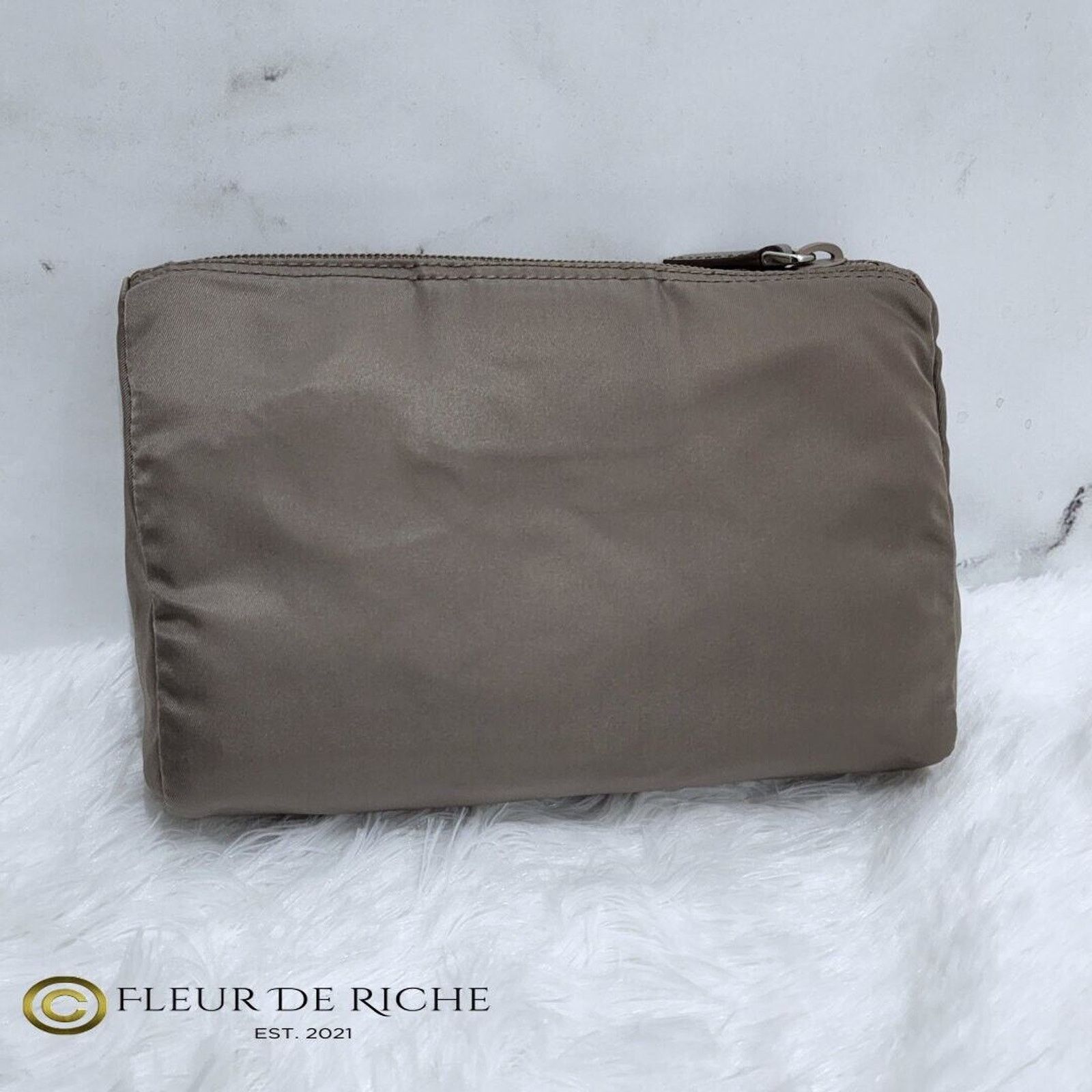 Prada Prada Necessaire Tessuto Nylon Small Toiletry Clutch Gray Size ONE SIZE - 5 Thumbnail