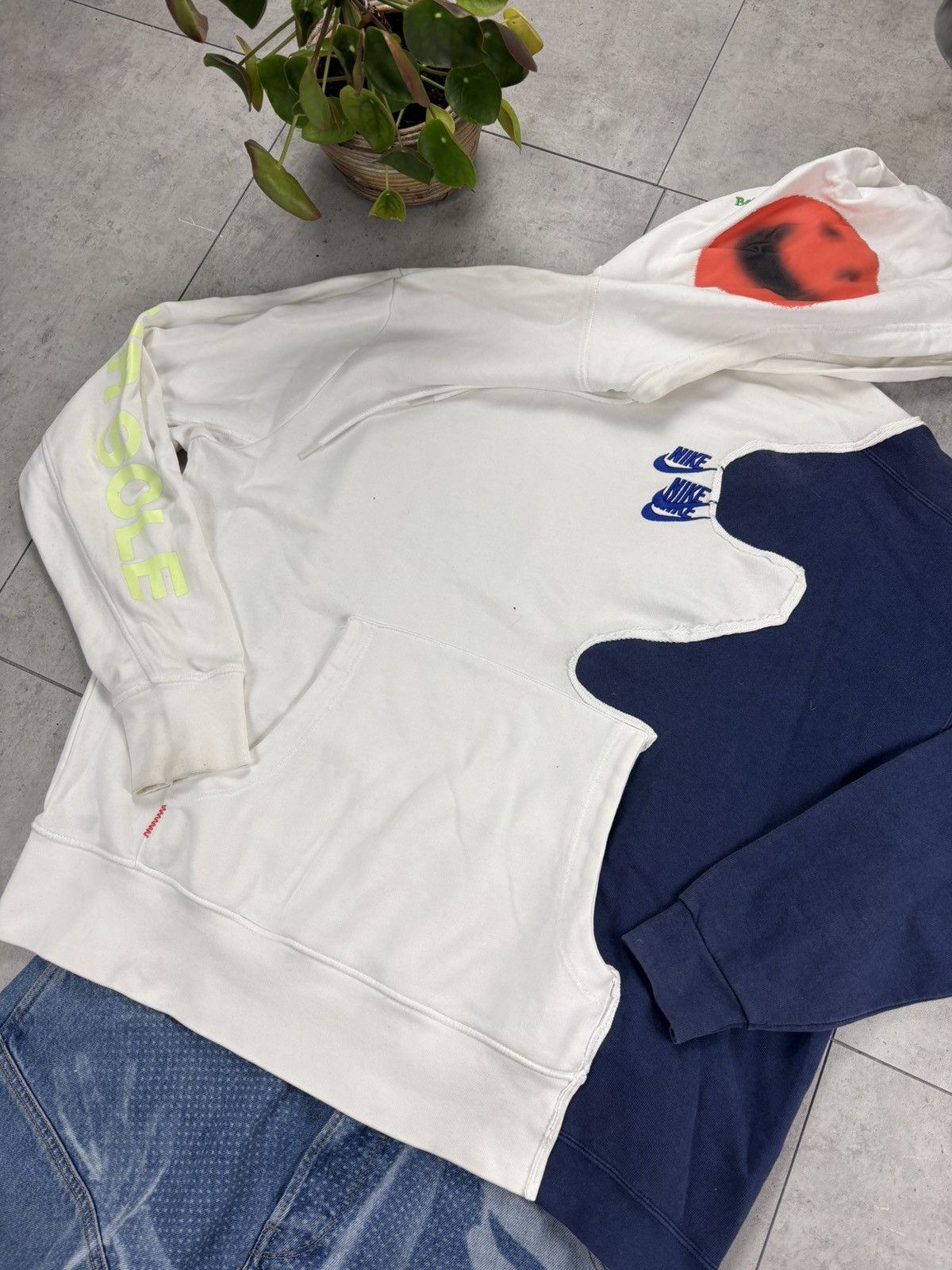 Nike Nike World Tour Distorted.Lab Custom Hoodie Swoosh Size US L / EU 52-54 / 3 - 4 Thumbnail