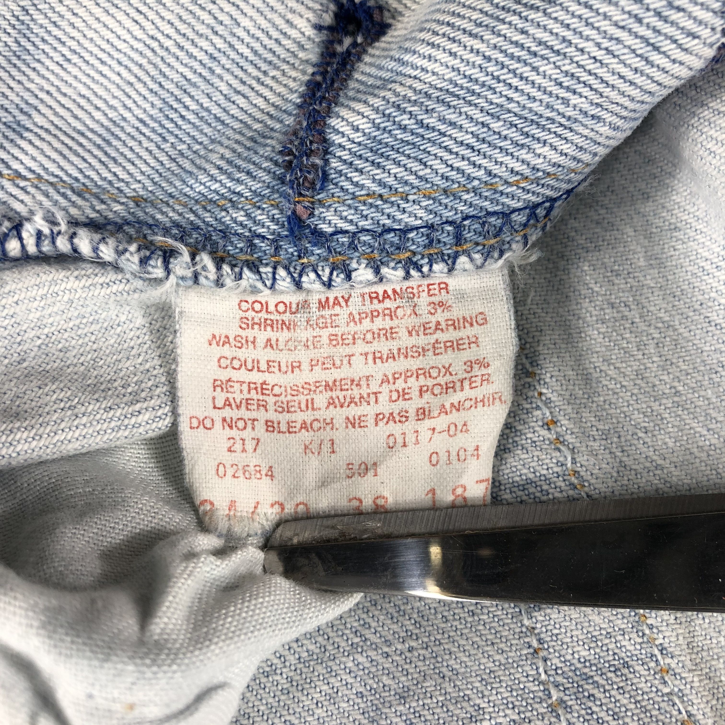 Levi's 90s Vintage Light Wash Levis 501 Jeans-J2621 Size US 32 / EU 48 - 13 Thumbnail