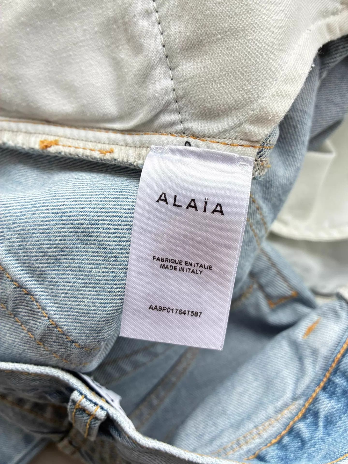 Alaia ALAIA High-Waisted Curved Leg Jeans 36 Light Blue Size 26" / US 2 / IT 38 - 8 Thumbnail