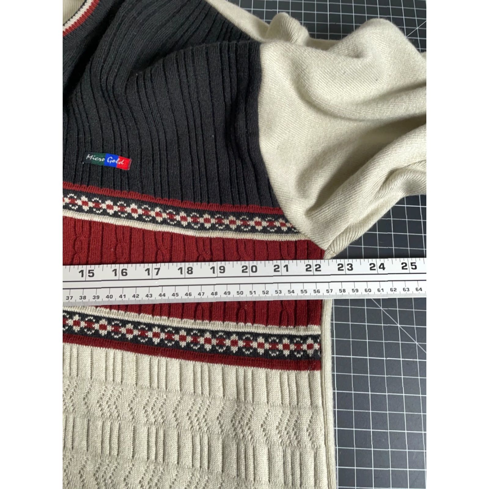 Vintage VINTAGE Micro Gold Sweater Men's 80s V-Neck Striped Knit Beig​e Red Stripe Pullover Size US L / EU 52-54 / 3 - 5 Thumbnail