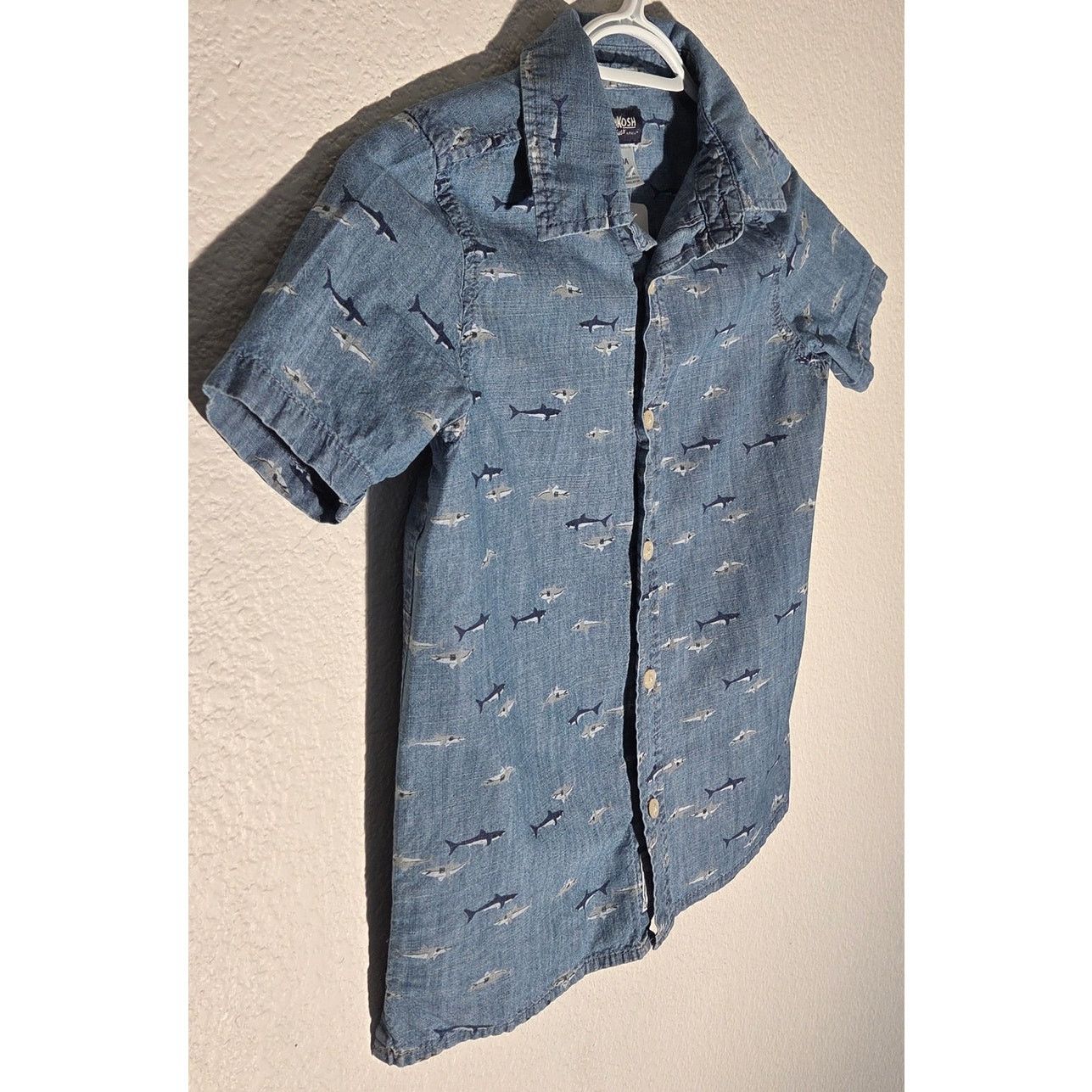 Oshkosh OshKosh B'Gosh Blue Shark Button-Up Shirt - Boys 8 Size US XXS / EU 40 - 3 Thumbnail