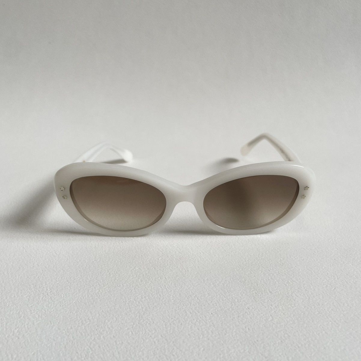 Cutler and Gross Milk White Oval ‘Cat Eye’ 70s Sunglasses Size ONE SIZE - 14 Thumbnail