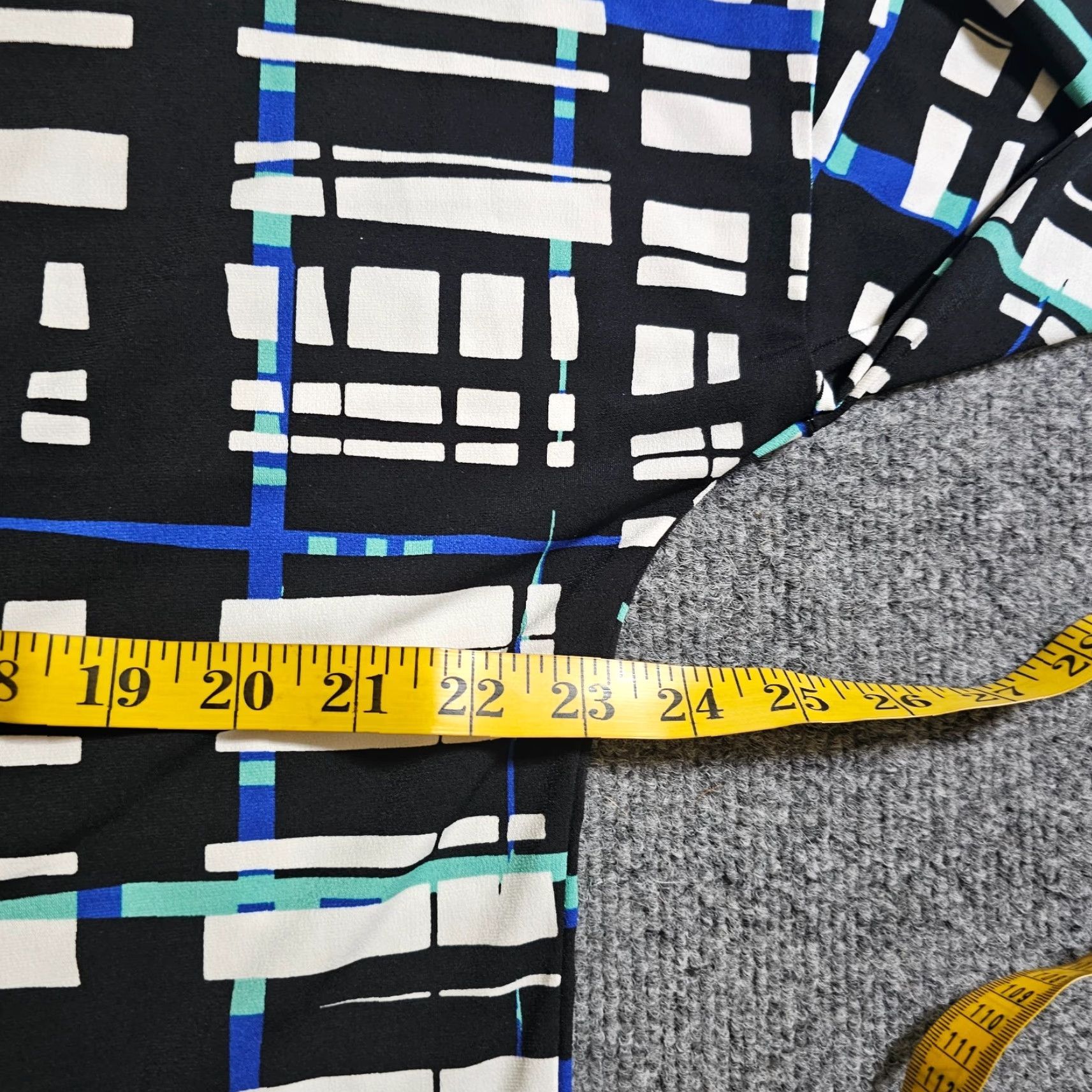 Vintage Chicos Top 3 Women XL Black Blue Plaid Abstract Stretch Slinky Casual Career Blouse Shirt Knit Polyester Round Neck 3/4 Sleeve Pullover Office Womens Size XL / US 12-14 / IT 48-50 - 5 Thumbnail