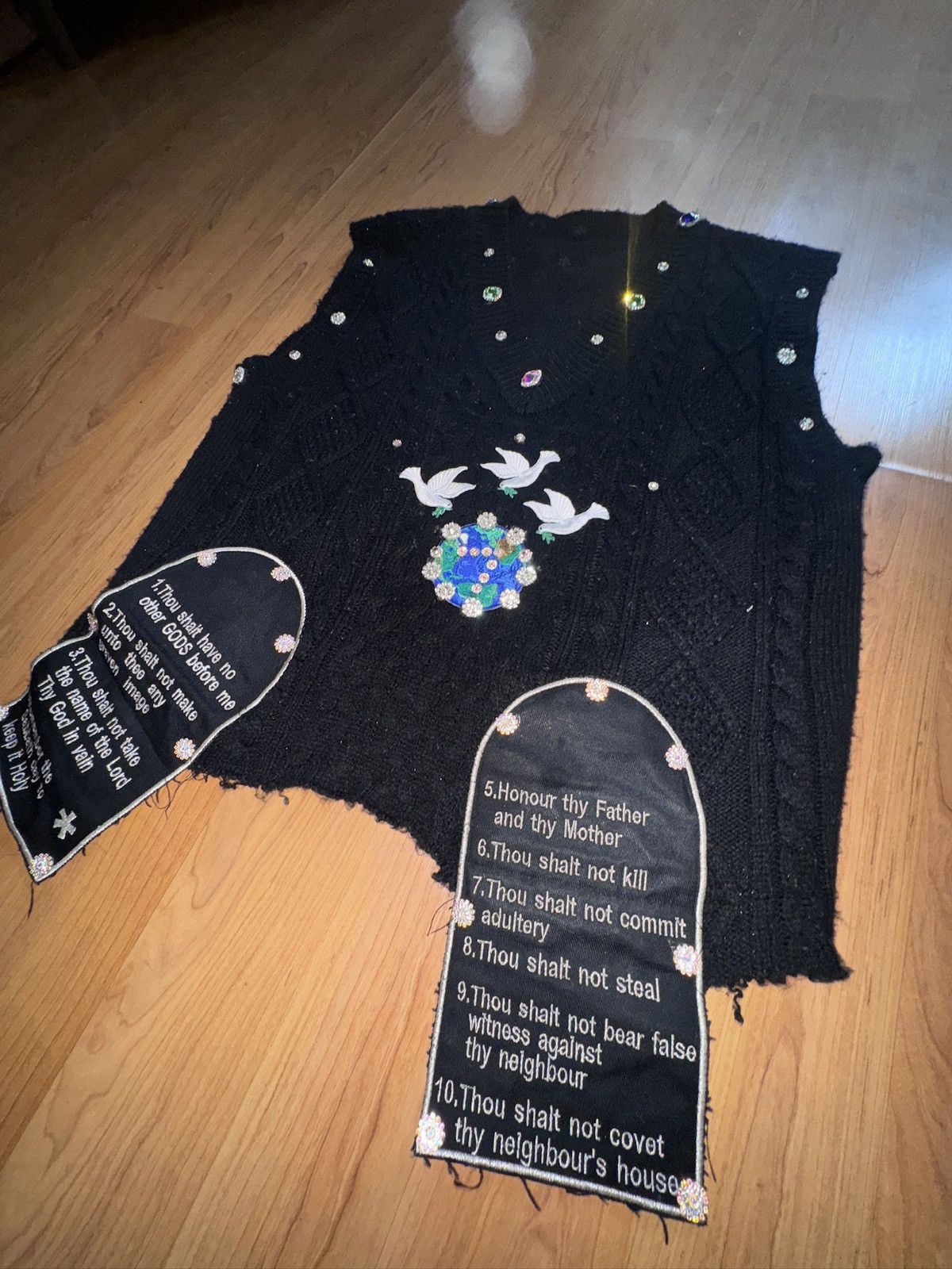 Japanese Brand Jeweled DECALOGUE SWEATER VEST SAMPLE Size M / US 6-8 / IT 42-44 - 1 Thumbnail