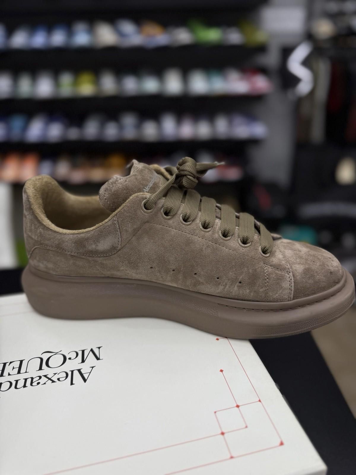 Alexander McQueen Alexander McQueen Sneaker Suede Brown Size 12US/45EU Size US 12 / EU 45 - 11 Thumbnail
