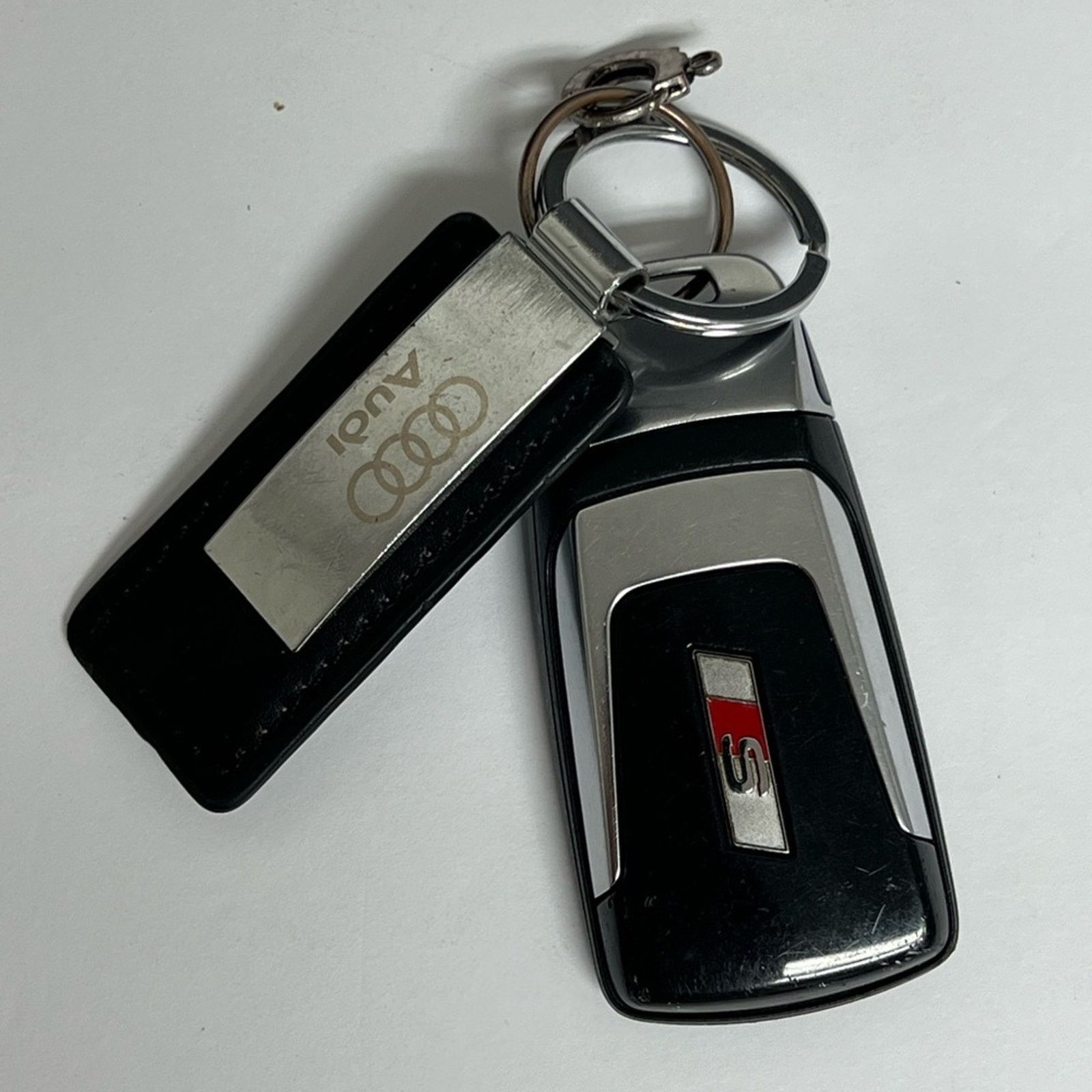 Audi GENUINE 2017 2018 ORIGINAL AUDI S KEYLESS REMOTE 8W0 959 754 Size ONE SIZE - 1 Thumbnail