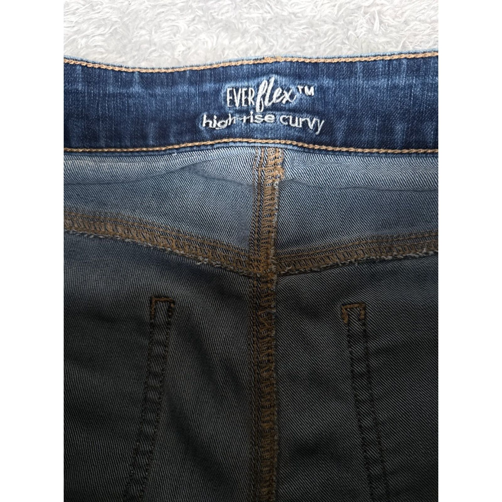 Vintage Maurices Jeans Womens 10 Blue Denim Flared Mid Rise 29x32 5-Pocket Zipper Button Distressed Medium Wash Cotton Blend Regular Size 32" / US 10 / IT 46 - 6 Thumbnail