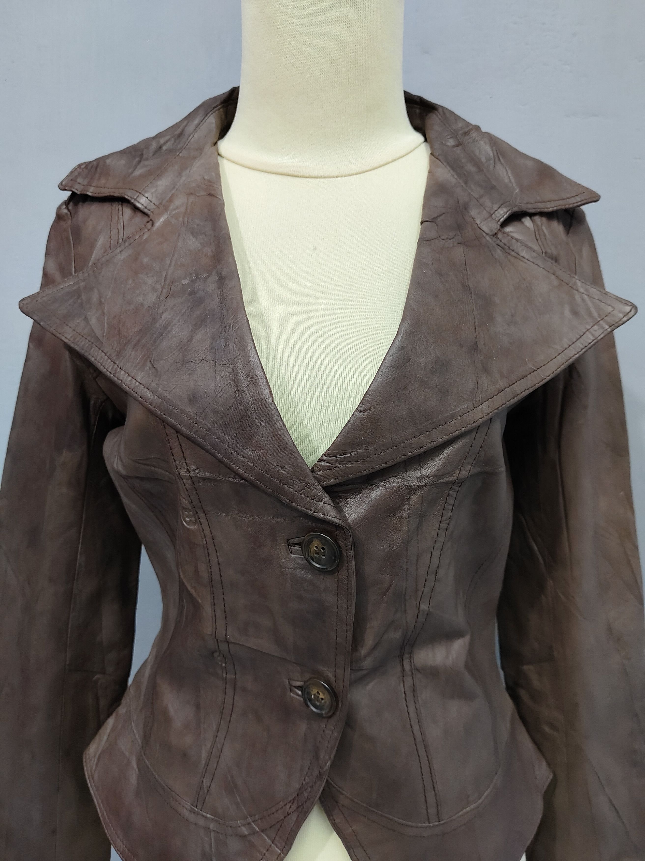 Vera Pelle 90s Vera Pelle🇮🇹 Tailored Cropped Leather Blazer Jacket Size S / US 4 / IT 40 - 3 Thumbnail