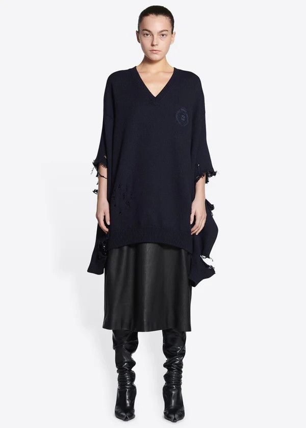 Balenciaga o1mt1gz0924 Destroyed Oversized V-Neck in Navy Size XS / US 0-2 / IT 36-38 - 4 Thumbnail